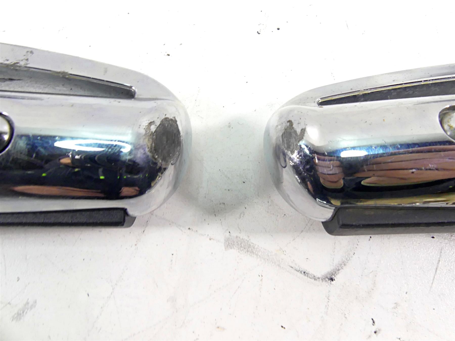 2005 Harley VRSCSE CVO V-Rod Front Rear Chrome Footpeg Control Peg Set 42670-02A {{ shop.shopifyCountryName }} - Mototech271