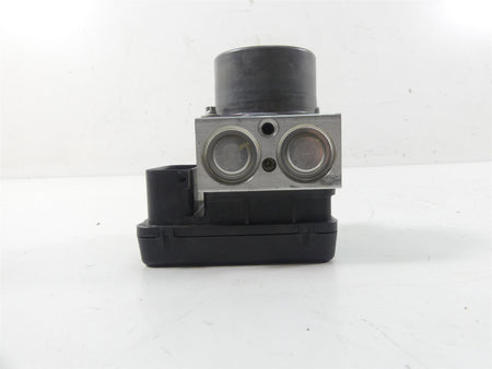 2018 Ducati Hypermotard 939 SP Abs Brake Pump Control Unit Module 54240402A {{ shop.shopifyCountryName }} - Mototech271