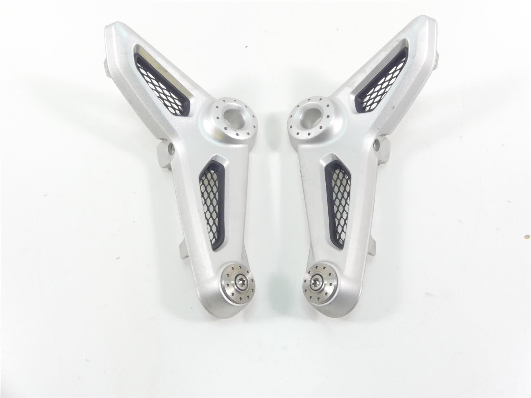 2016 BMW R nineT R9T K21 Front Rider Seat Support Brackets Set 46638531189 {{ shop.shopifyCountryName }} - Mototech271