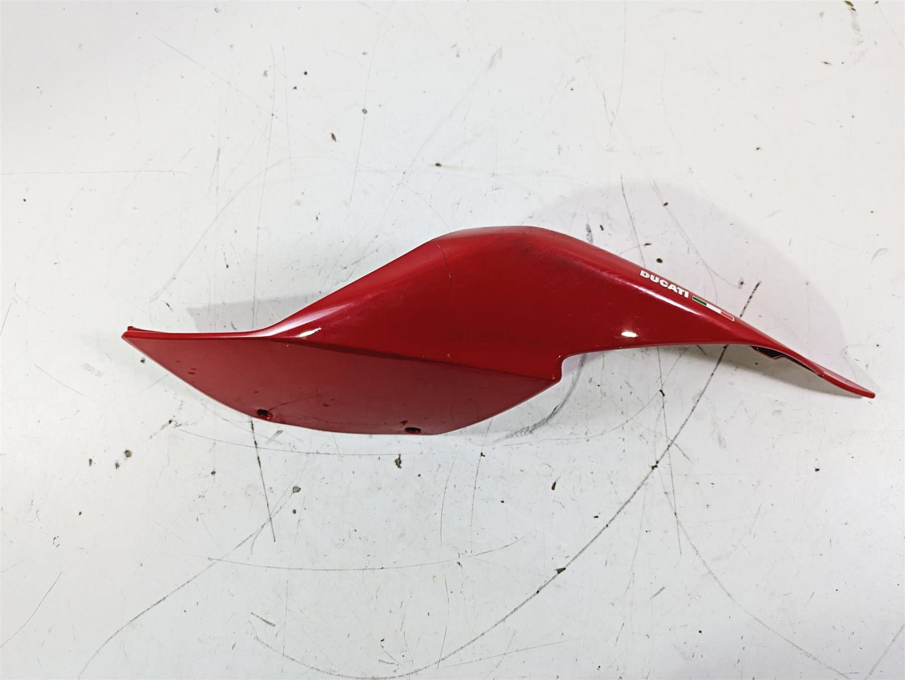 2015 Ducati Panigale 1299 S Left Side Tail Fairing Cover CRACK 48212021AA {{ shop.shopifyCountryName }} - Mototech271
