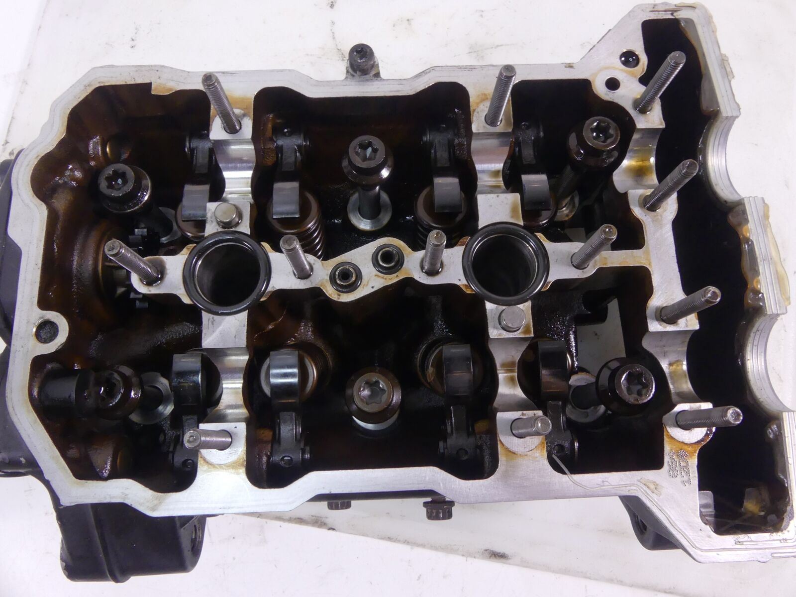 2010 BMW F800GS K72 Cylinderhead Cylinder Head Housing + Camshaft Set 1112853598 {{ shop.shopifyCountryName }} - Mototech271