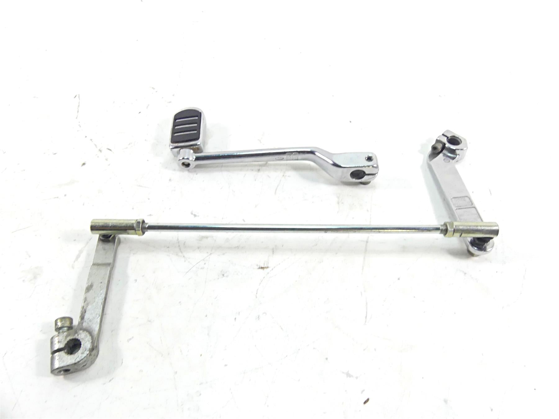 2008 Harley Touring FLHX Street Glide Shifter Shift Lever Pedal & Links 33895-82 {{ shop.shopifyCountryName }} - Mototech271