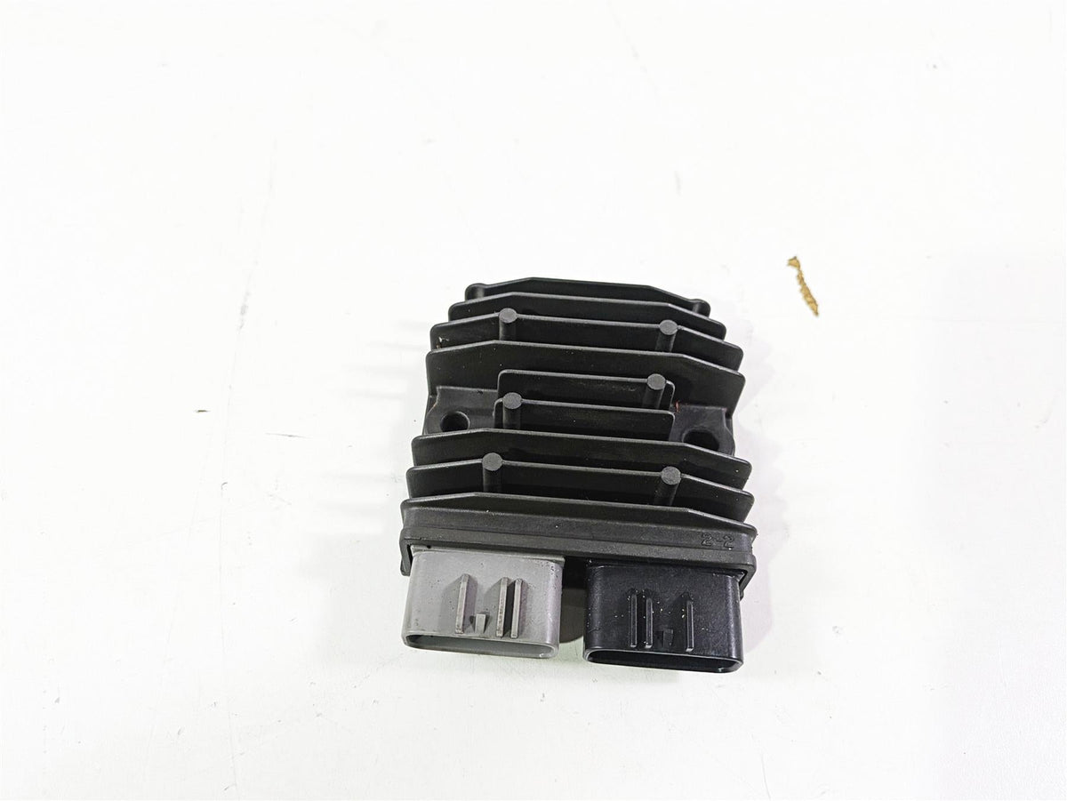 2023 Ducati Monster 937 SP Rectifier Voltage Regulator 54040321A SH821AA {{ shop.shopifyCountryName }} - Mototech271