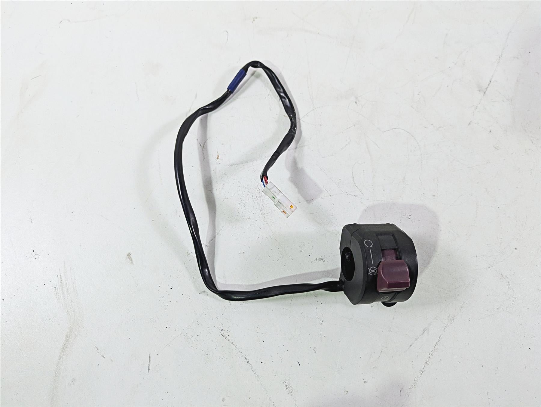 2013 Ducati Hyperstrada 821 Right Hand Control Switch Start Kill 65010121E {{ shop.shopifyCountryName }} - Mototech271
