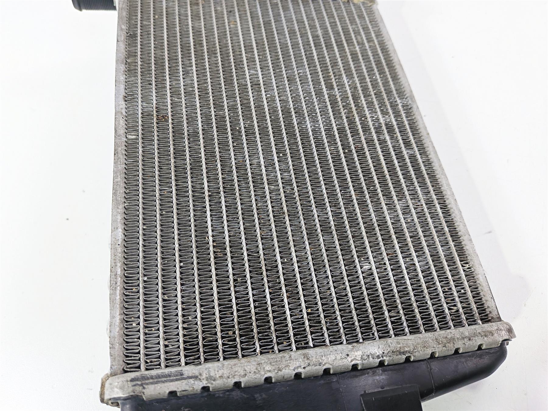 2016 BMW R1200RT RT RTW K52 Left Coolant Radiator - No leaks 17118546408 {{ shop.shopifyCountryName }} - Mototech271