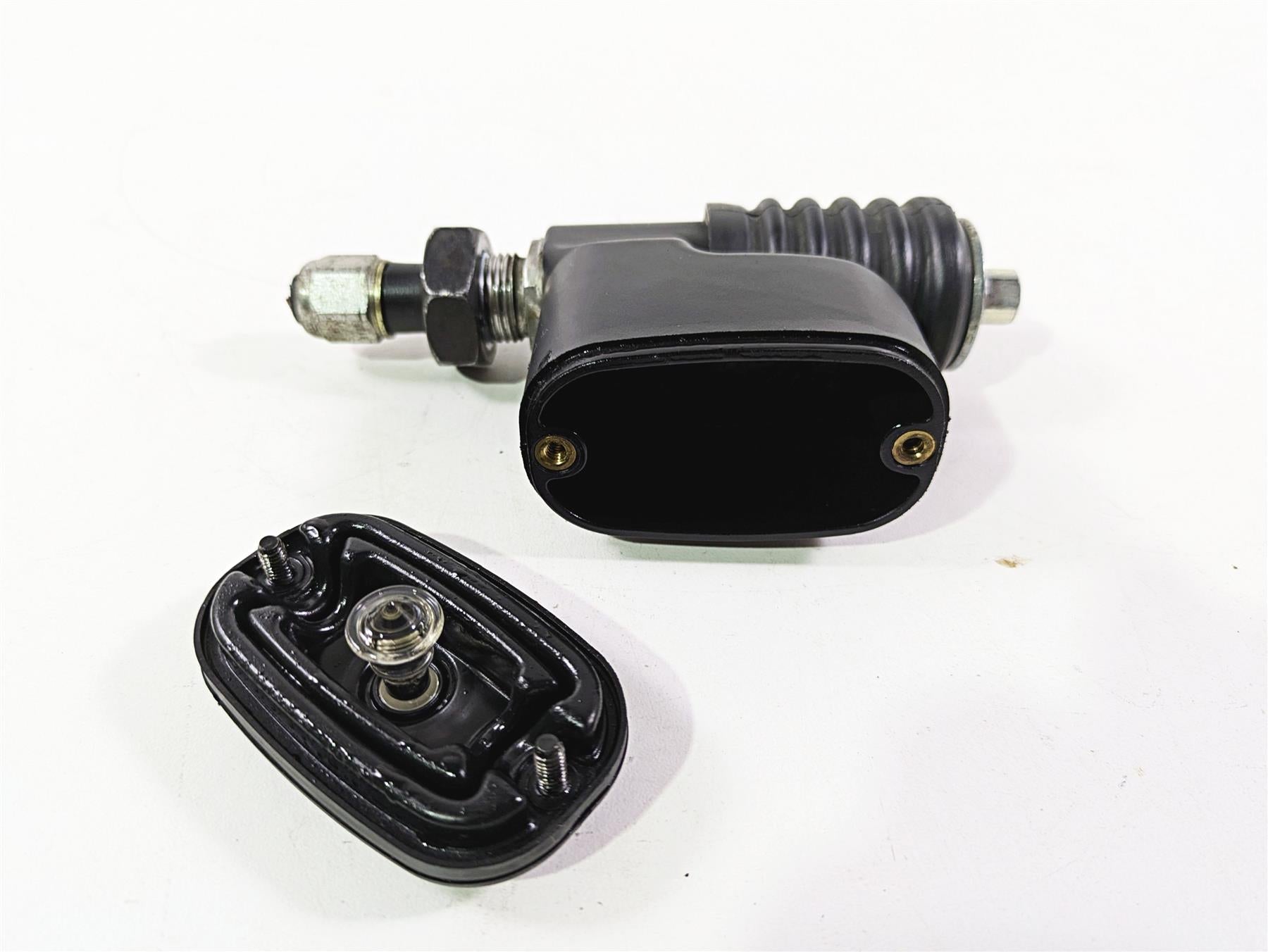 2017 Harley Dyna FXDB Street Bob Rear Brake Master Cylinder - Read 41700065A {{ shop.shopifyCountryName }} - Mototech271