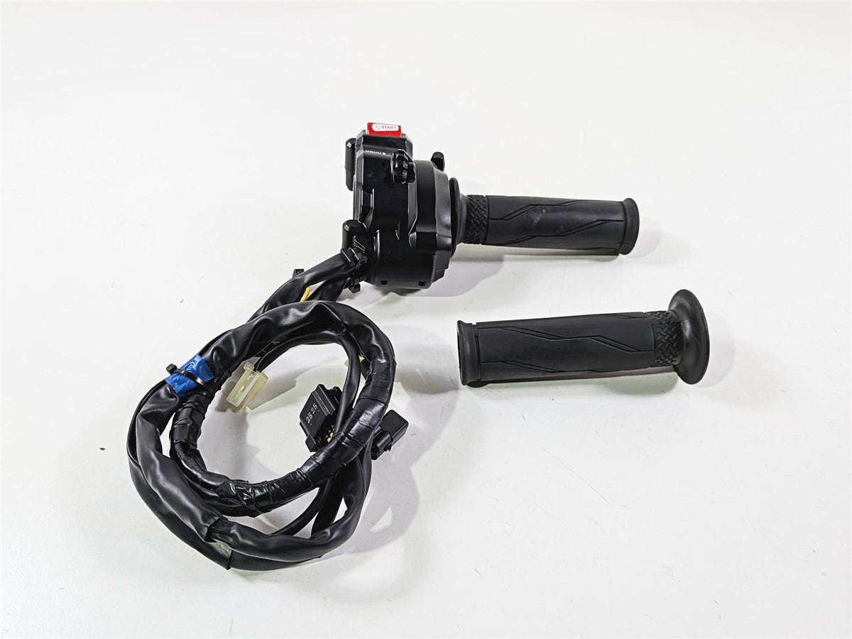 2022 Yamaha YZF R1 R1M RN65 Right Hand Control Switch E-Throttle B3L-8291R-03-00-Mototech271
