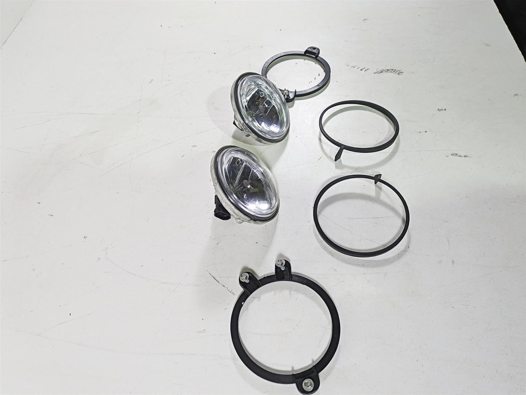 2018 Indian Chieftain Dark Horse Front L+R Spot Fog Light Lamp Set 2412296 {{ shop.shopifyCountryName }} - Mototech271