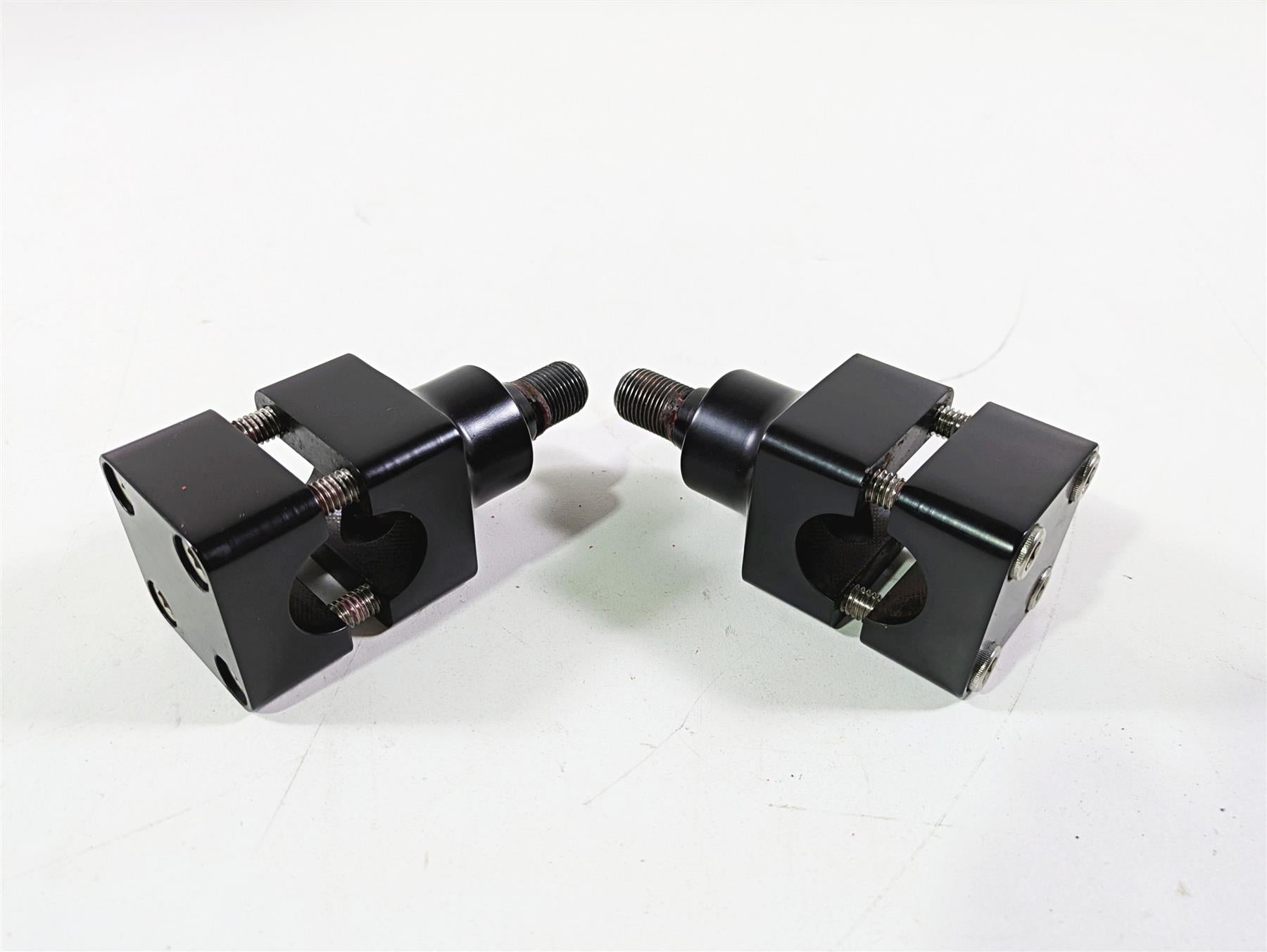 2008 Harley FLSTSB Cross Bones Aftermarket 2" Square Riser Set {{ shop.shopifyCountryName }} - Mototech271