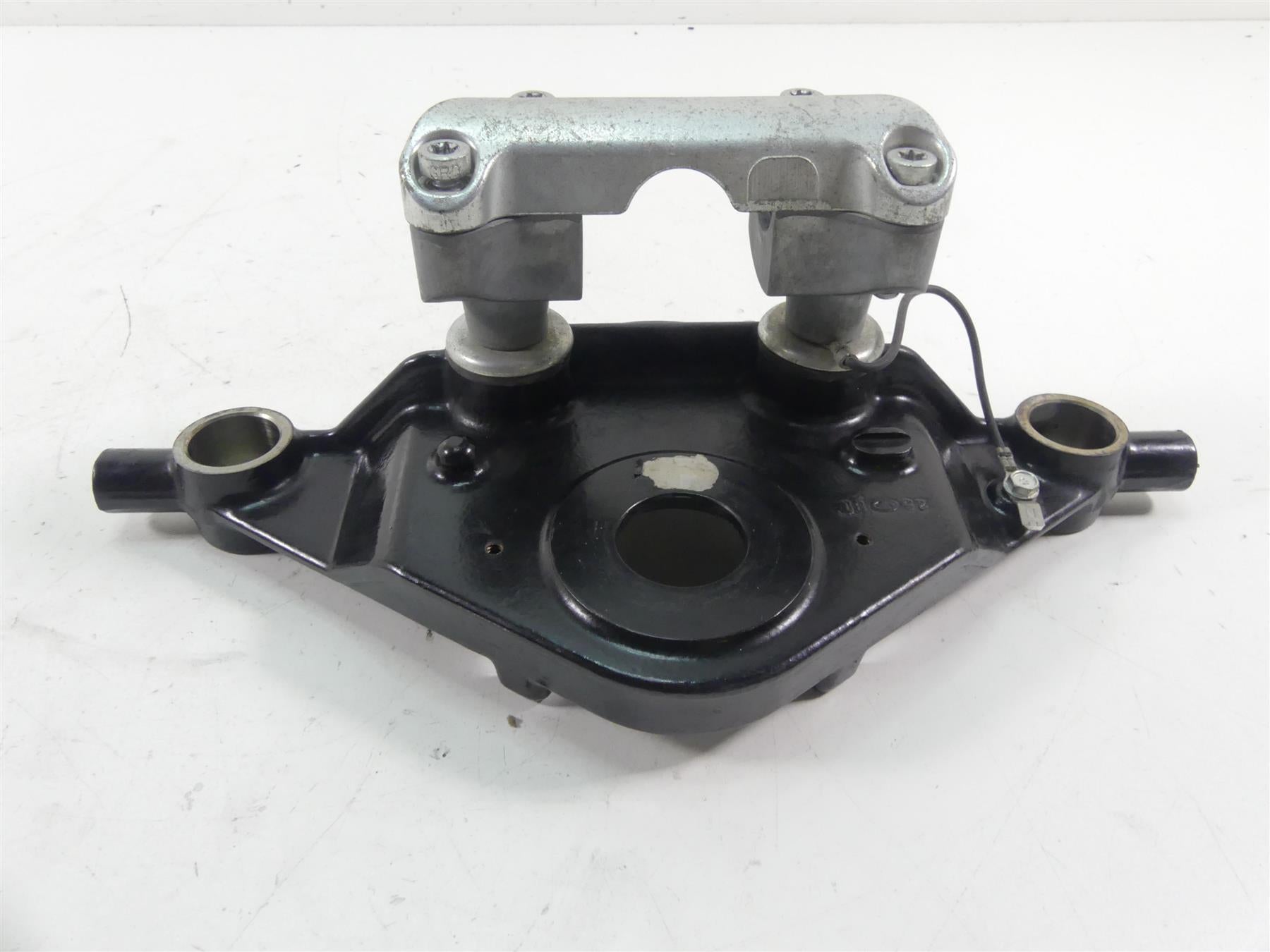 2012 Harley Touring FLHTK Electra Glide Upper Triple Tree + Riser Set 45435-10 {{ shop.shopifyCountryName }} - Mototech271