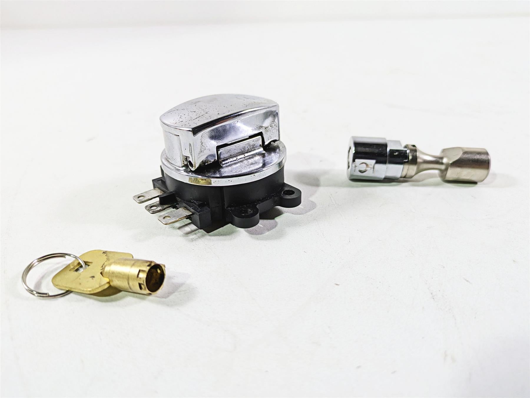 2008 Harley FLSTSB Cross Bones Ignition Switch Key Lock Set 71450-04 {{ shop.shopifyCountryName }} - Mototech271