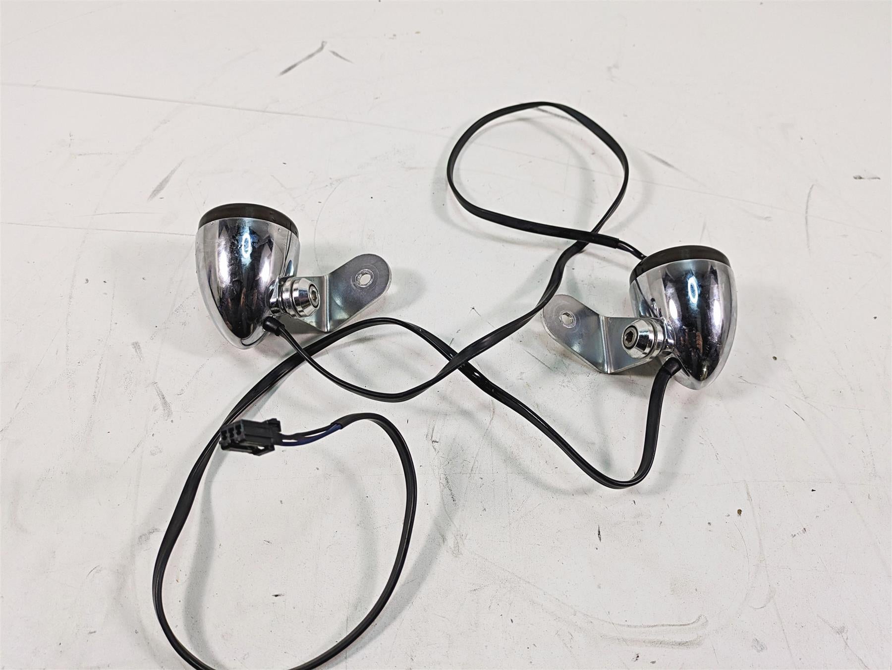 2012 Harley FLD Dyna Switchback Front Led Turn Signal Smoke Blinker Set 68972-00 {{ shop.shopifyCountryName }} - Mototech271