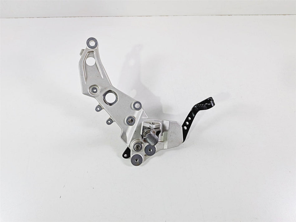 2023 BMW F850GS K81 Front Right Foot Peg & Brake Pedal 46718393176 35218357747 {{ shop.shopifyCountryName }} - Mototech271
