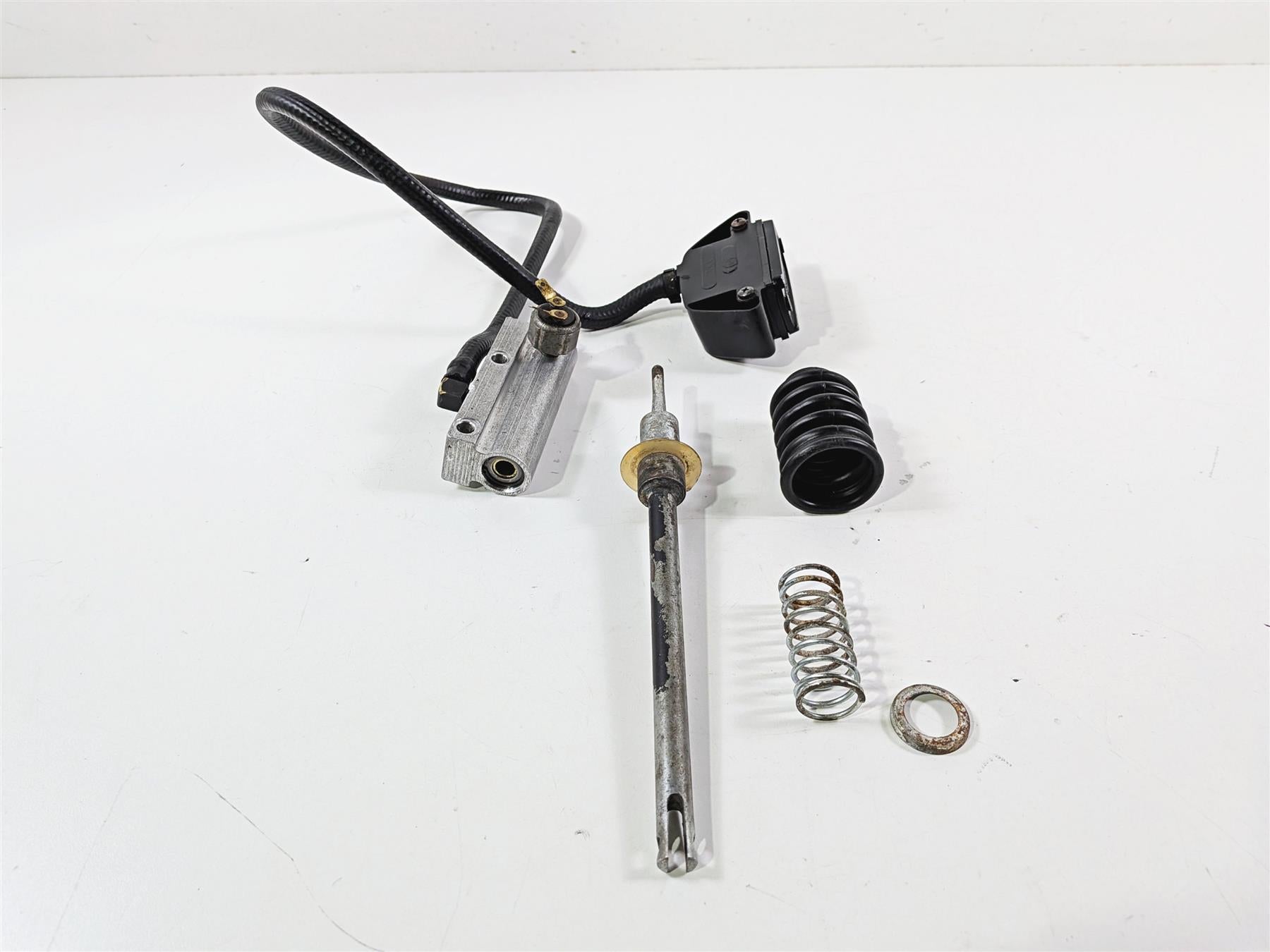 1990 Harley Touring FLHTC Electra Glide Rear Brake Master Cylinder 41755-86 {{ shop.shopifyCountryName }} - Mototech271