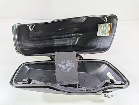 2018 Harley FLHTCU Touring Electra Glide Right Saddlebag Saddle Bag 90200412-Mototech271