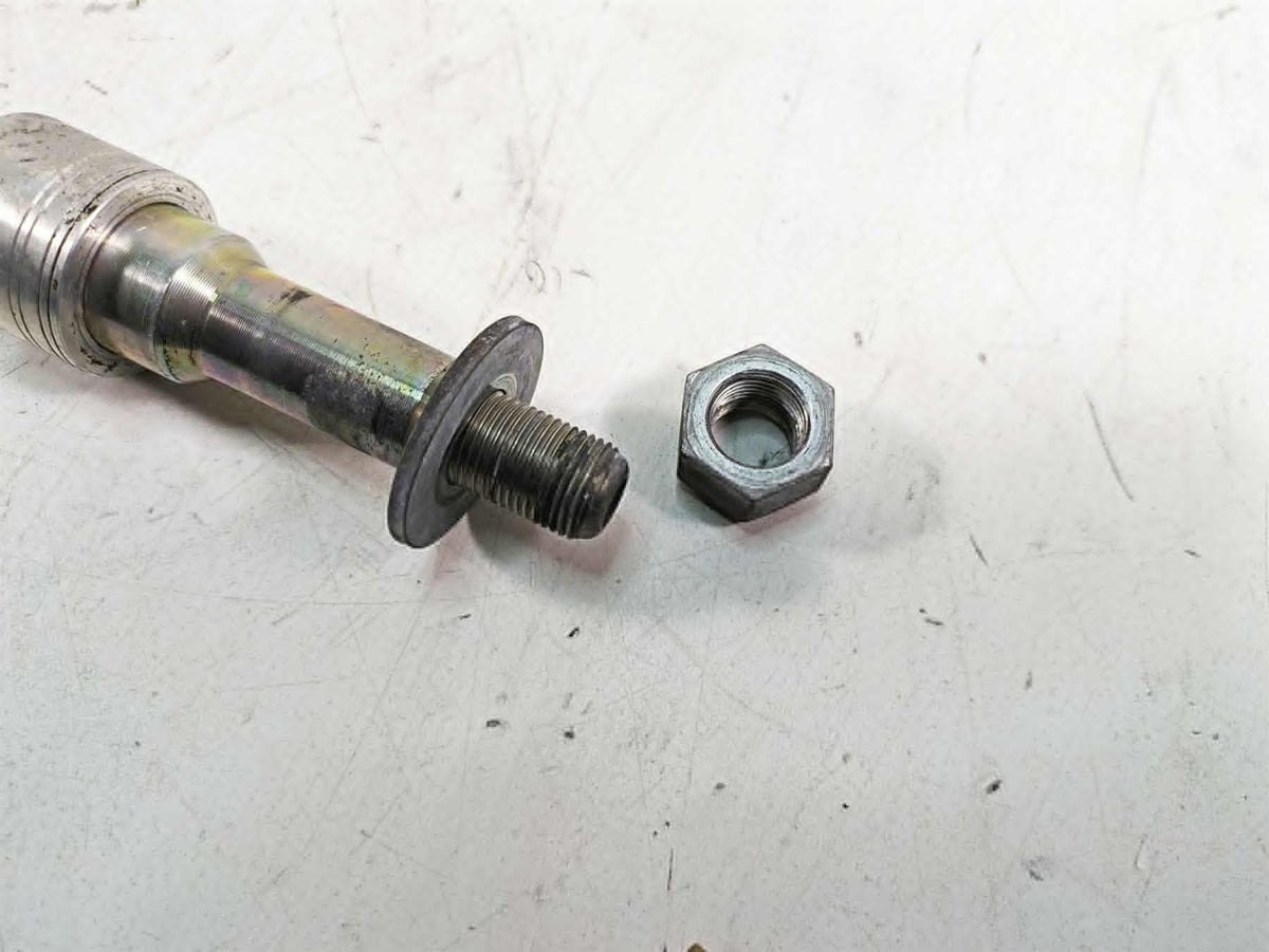 2009 Harley Touring FLHTCU Electra Glide Front Axle Wheel Spindle 25mm 41547-07A {{ shop.shopifyCountryName }} - Mototech271