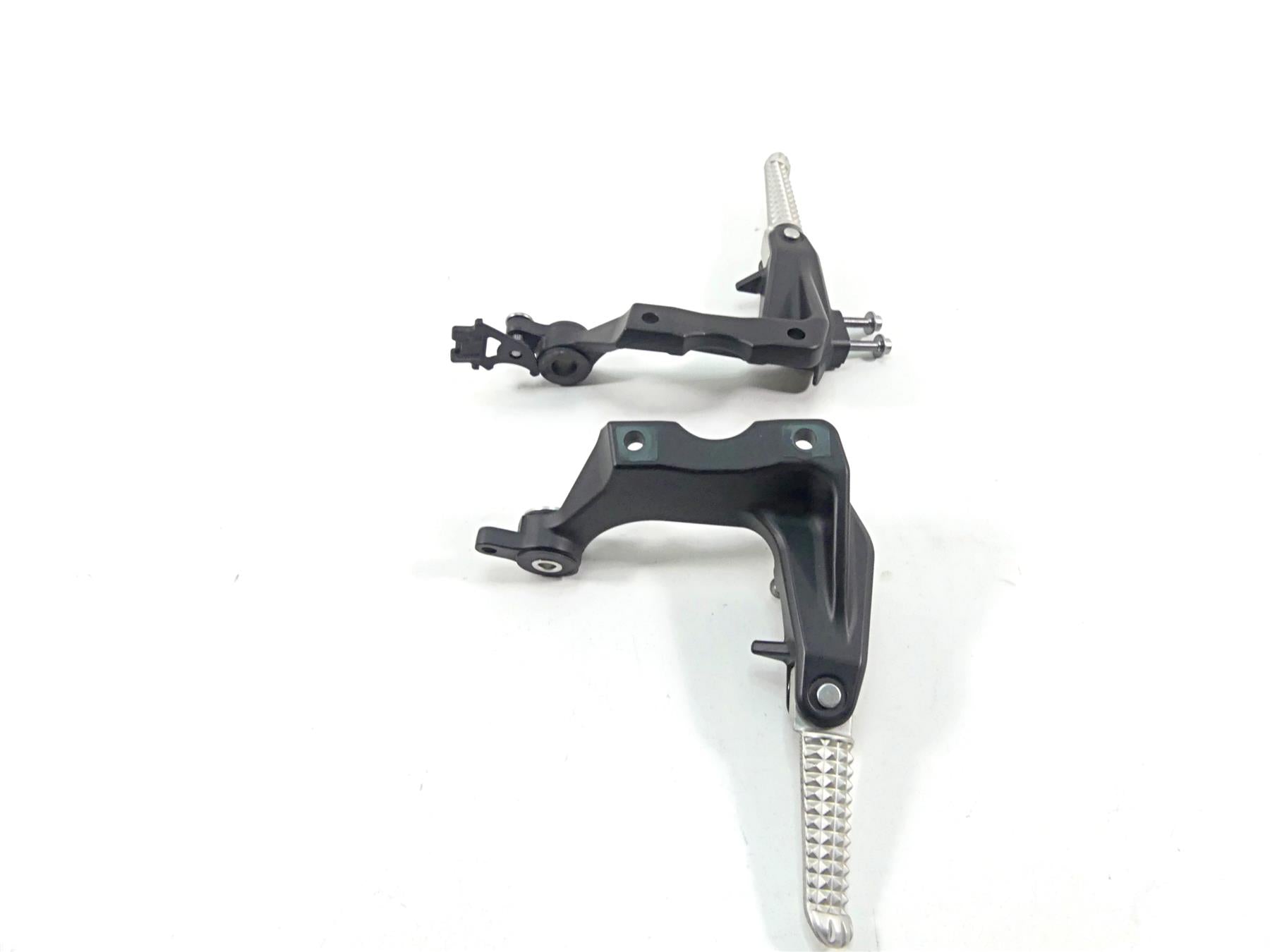 2012 Yamaha VMX17 VMAX 1700 Rear Passenger Footpeg Set 2S3-27430-00 2S3-27440-00 {{ shop.shopifyCountryName }} - Mototech271