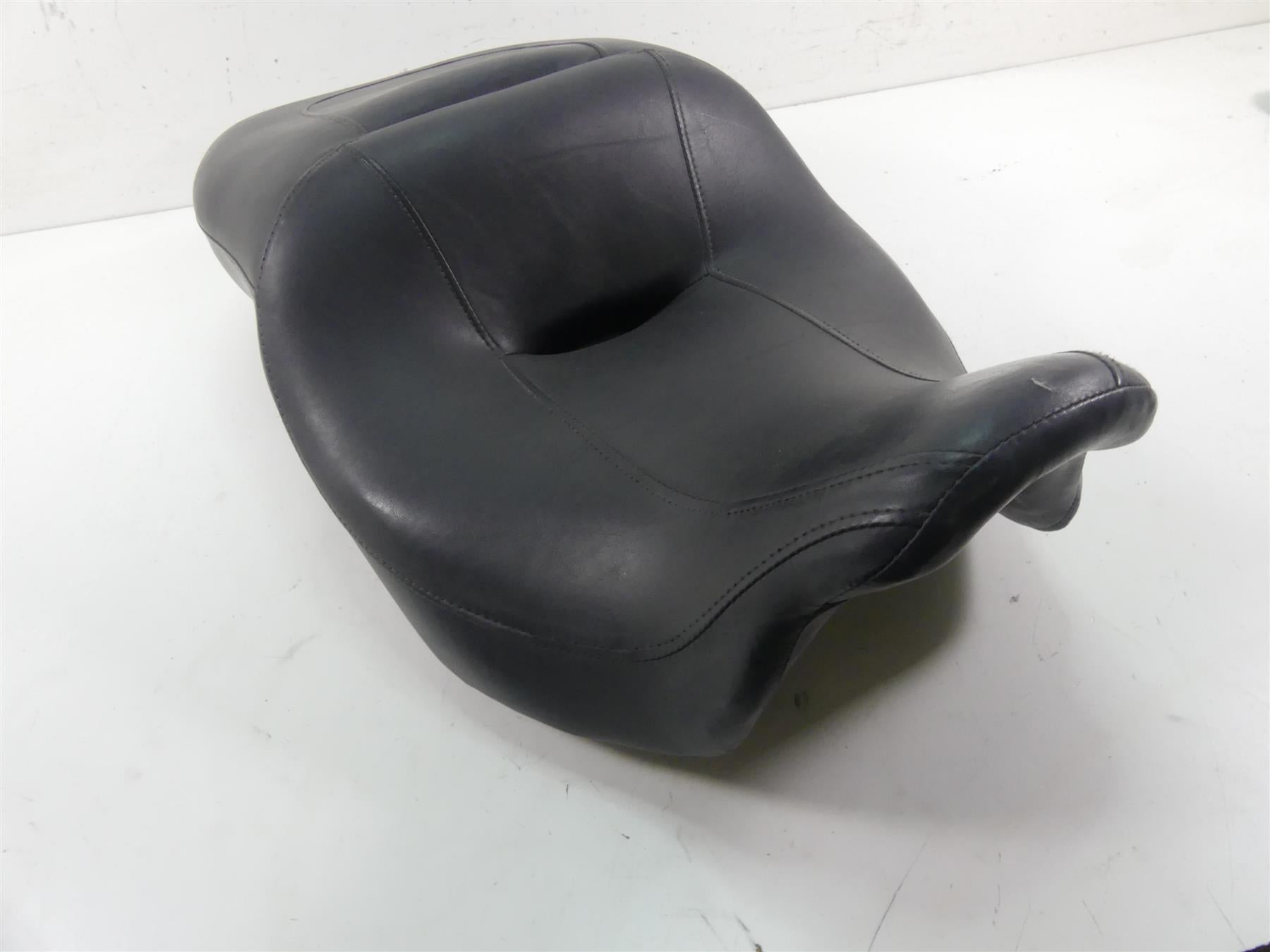 2011 Harley Touring FLTRU Road Glide Dual Driver Low Seat Saddle - Read 52164-10 {{ shop.shopifyCountryName }} - Mototech271