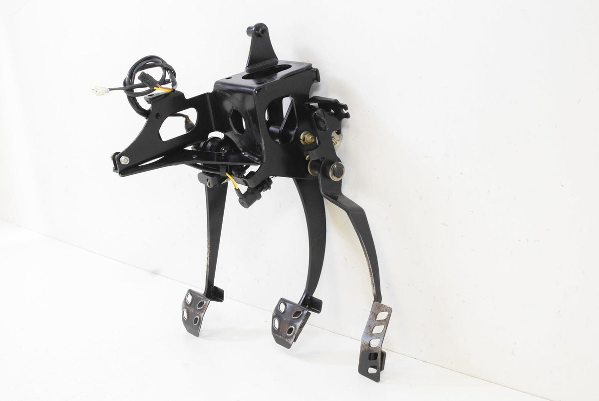 2016 Yamaha YXZ1000 R EPS Brake Clutch Accelerate Foot Pedal Set 2HC-F2548-11 {{ shop.shopifyCountryName }} - Mototech271