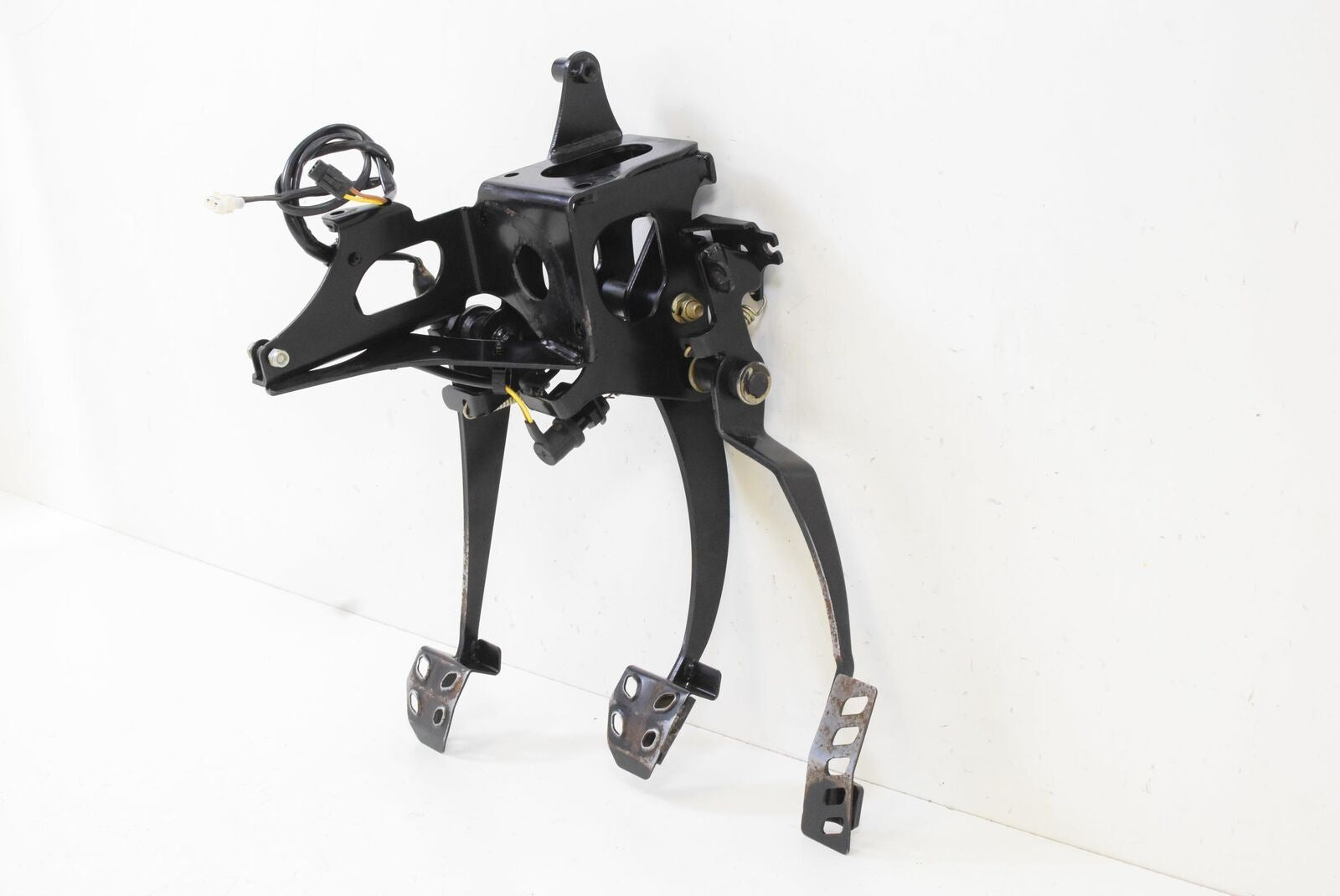 2016 Yamaha YXZ1000 R EPS Brake Clutch Accelerate Foot Pedal Set 2HC-F2548-11 {{ shop.shopifyCountryName }} - Mototech271