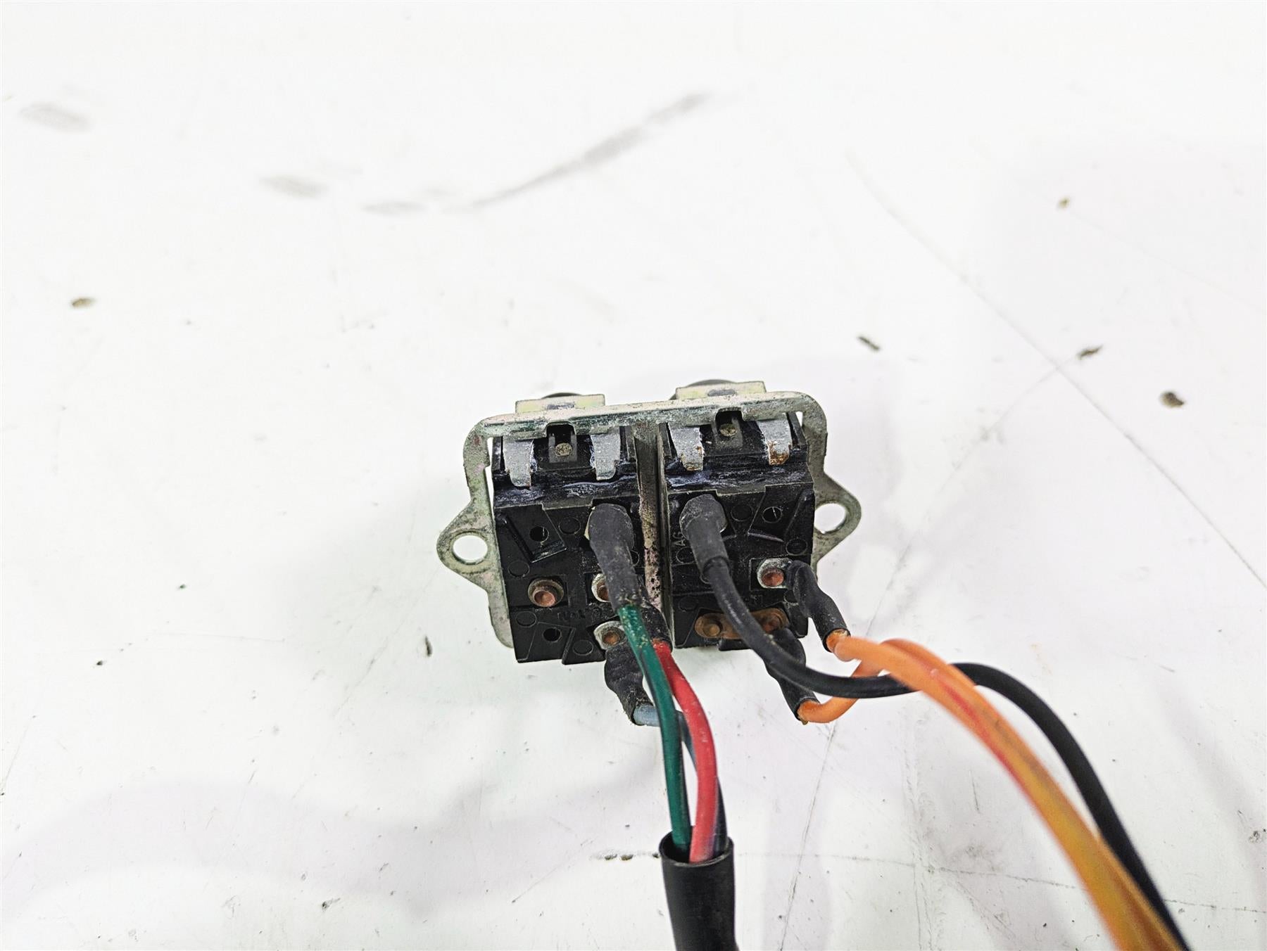 2007 Harley Touring FLHTCU SE CVO E-Glide Auxiliary Switch Set 70290-07 {{ shop.shopifyCountryName }} - Mototech271