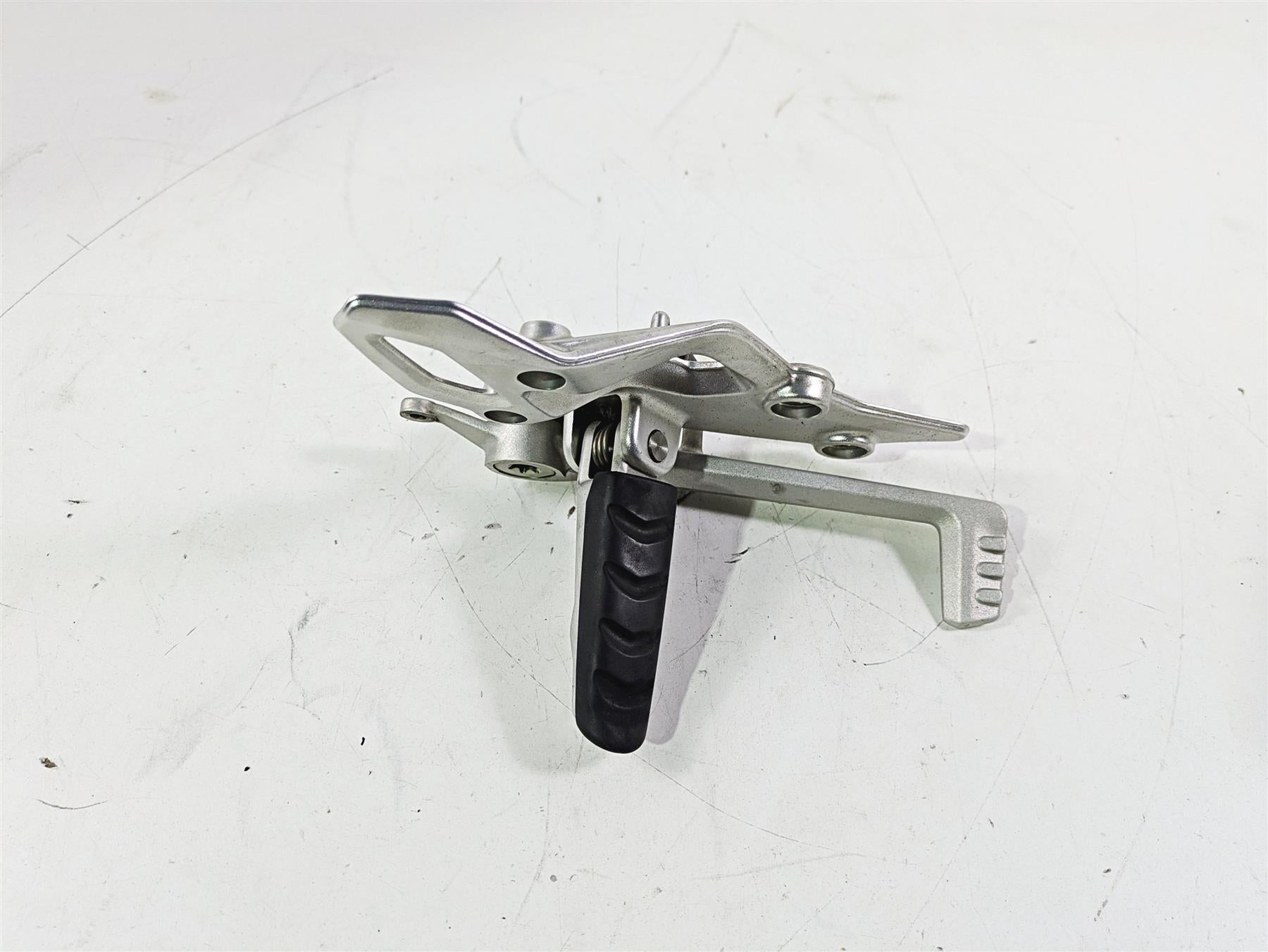 2016 BMW R1200RS K54 Right Rider Footpeg & Brake Pedal 46718540797 {{ shop.shopifyCountryName }} - Mototech271