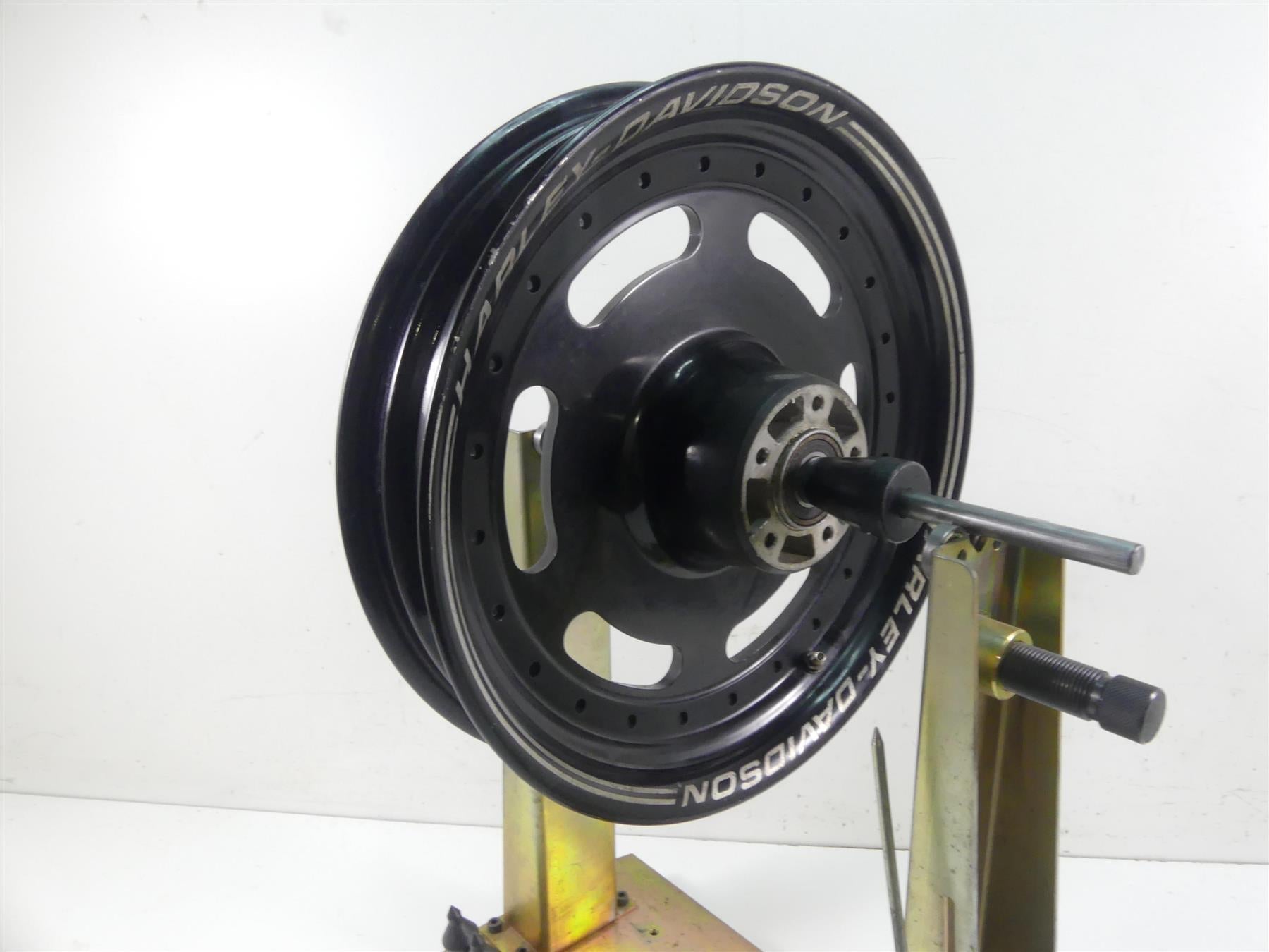 2014 Harley FXDF Dyna Fat Bob Straight 16x3 Front Wheel Rim 43300254 {{ shop.shopifyCountryName }} - Mototech271