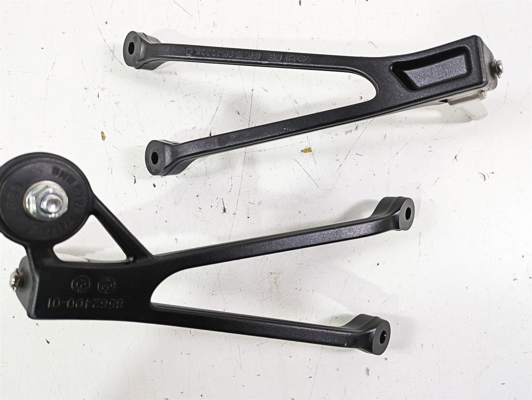 2017 BMW S1000R K47 Rear Footpeg Foot Peg Rest Set 46718542025 46718542400 {{ shop.shopifyCountryName }} - Mototech271