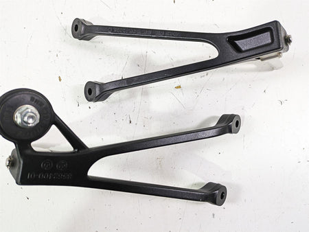 2017 BMW S1000R K47 Rear Footpeg Foot Peg Rest Set 46718542025 46718542400 {{ shop.shopifyCountryName }} - Mototech271