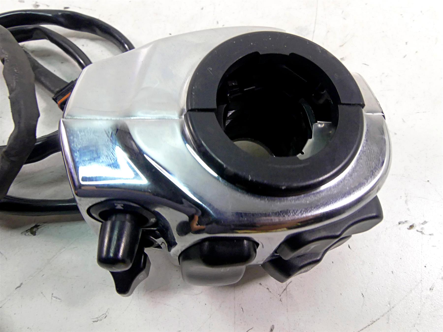 2015 Harley Touring FLHXS Street Glide Chrome Left Hand Control Switch 71500128B {{ shop.shopifyCountryName }} - Mototech271