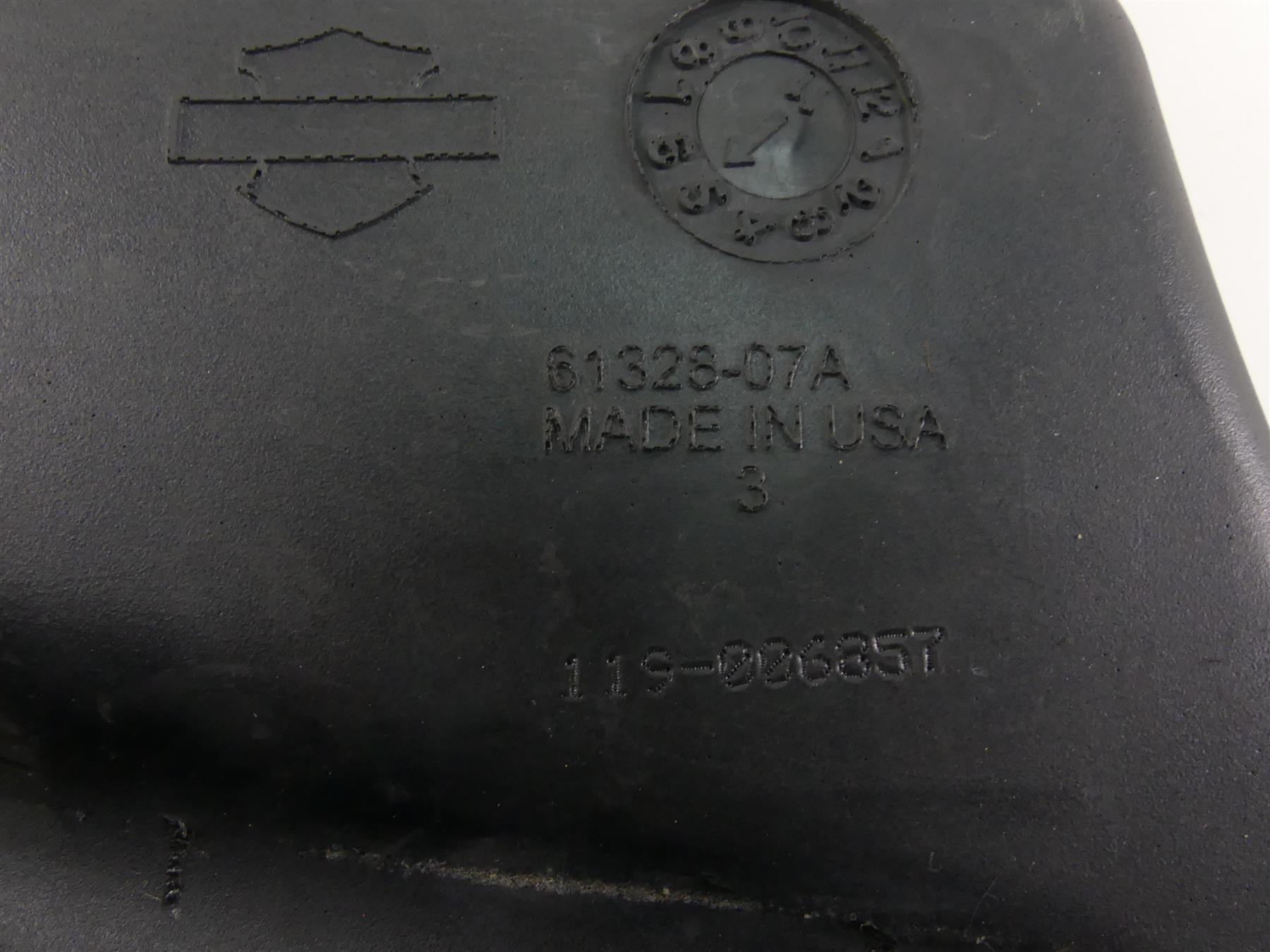 2011 Harley VRSCF Muscle Rod Plastic Fuel Gas Petrol Tank Reservoir 61328-07A {{ shop.shopifyCountryName }} - Mototech271