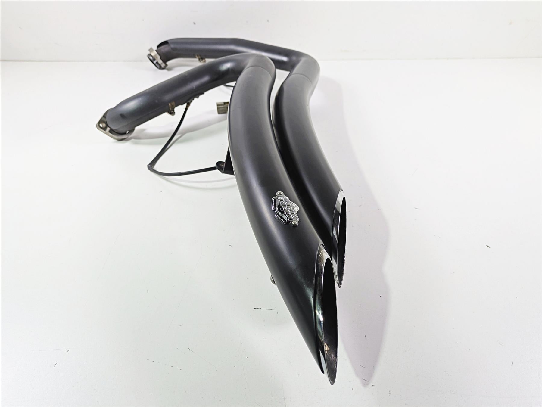 2014 Harley FXDF Dyna Fat Bob Vance Hines Big Radius 2-2 Exhaust System 46071 {{ shop.shopifyCountryName }} - Mototech271