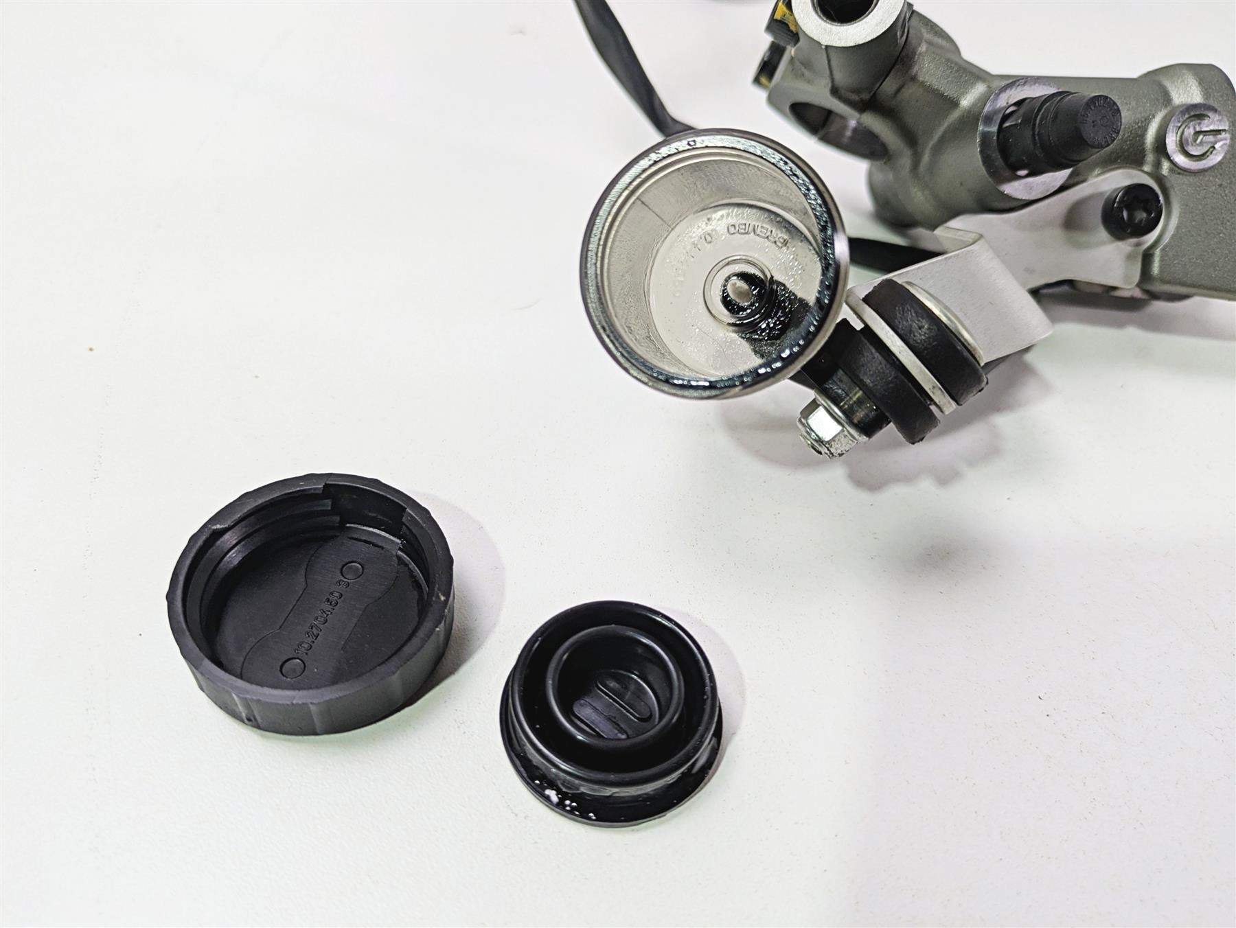 2022 Ducati Hypermotard 950 Brembo Radial Clutch Master Cylinder 63040731A {{ shop.shopifyCountryName }} - Mototech271
