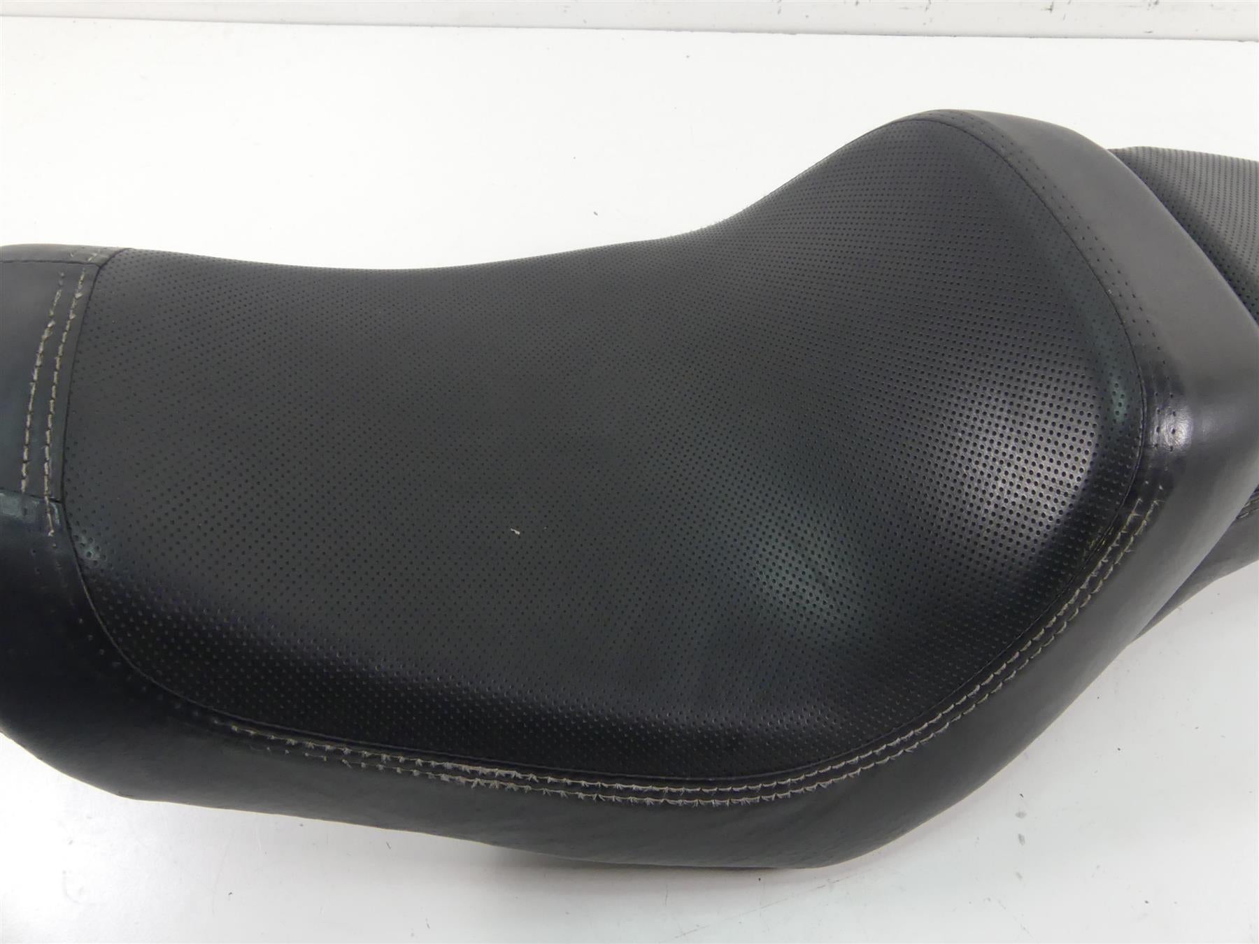 2014 Harley FXDF Dyna Fat Bob Rider Driver Dual Seat Saddle - Read 52000117 {{ shop.shopifyCountryName }} - Mototech271
