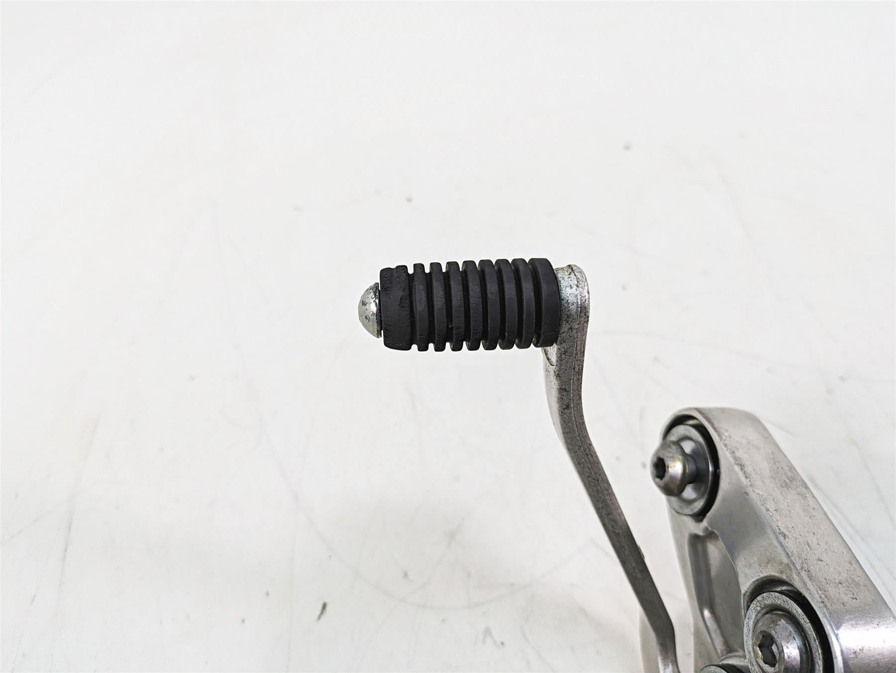 2002 Yamaha FZ1 FZS1000 Fazer Left Rider Footpeg Shifter Set 5LV-27442-00-00 {{ shop.shopifyCountryName }} - Mototech271