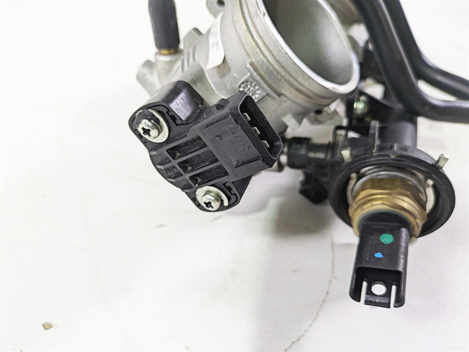 2016 BMW F800R K73 Throttle Body Bodies - Broken Fuel Rail 13548520480 {{ shop.shopifyCountryName }} - Mototech271