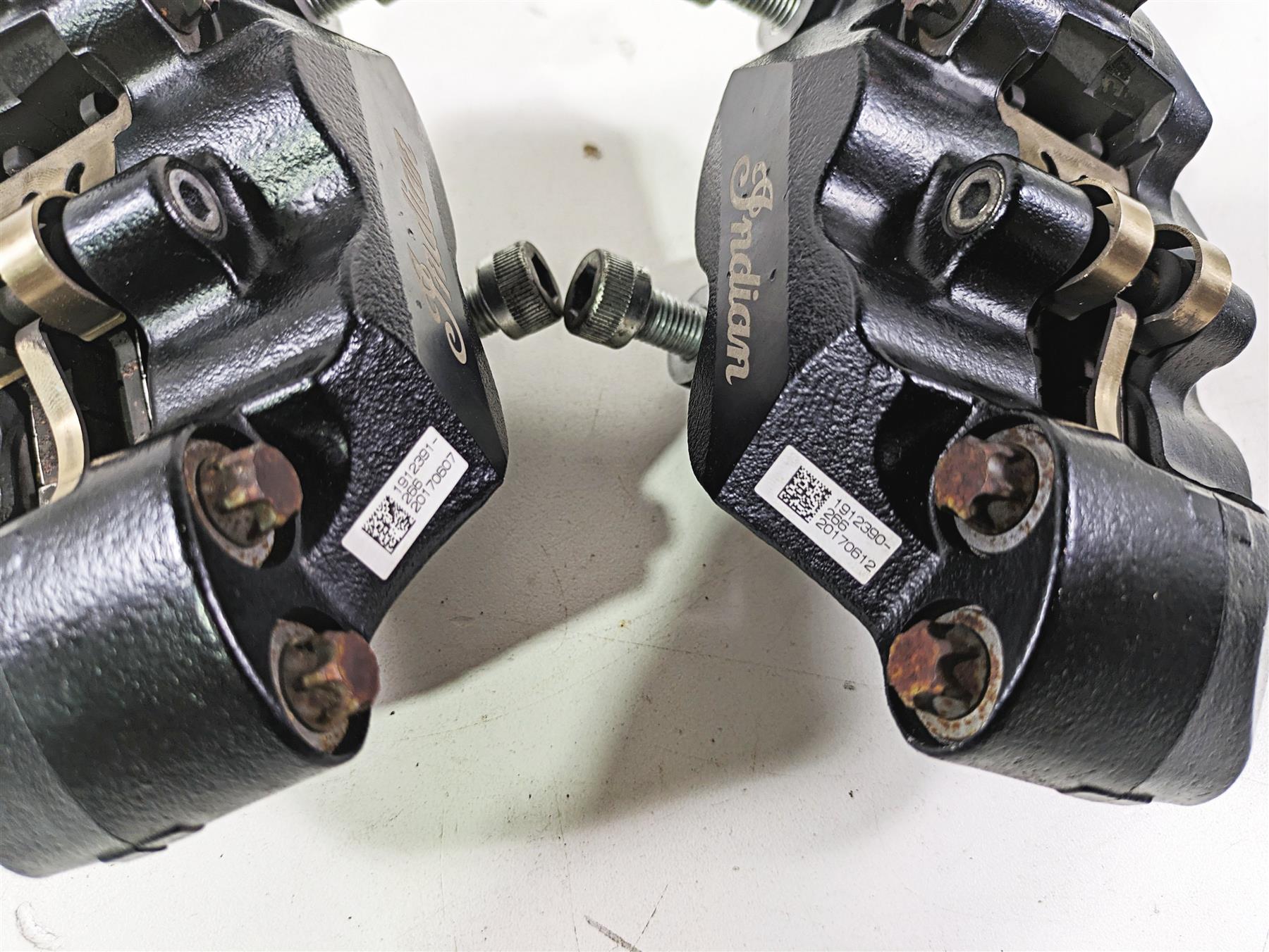 2018 Indian Chieftain Dark Horse Front Brake Caliper Set 1912390 1912391 {{ shop.shopifyCountryName }} - Mototech271