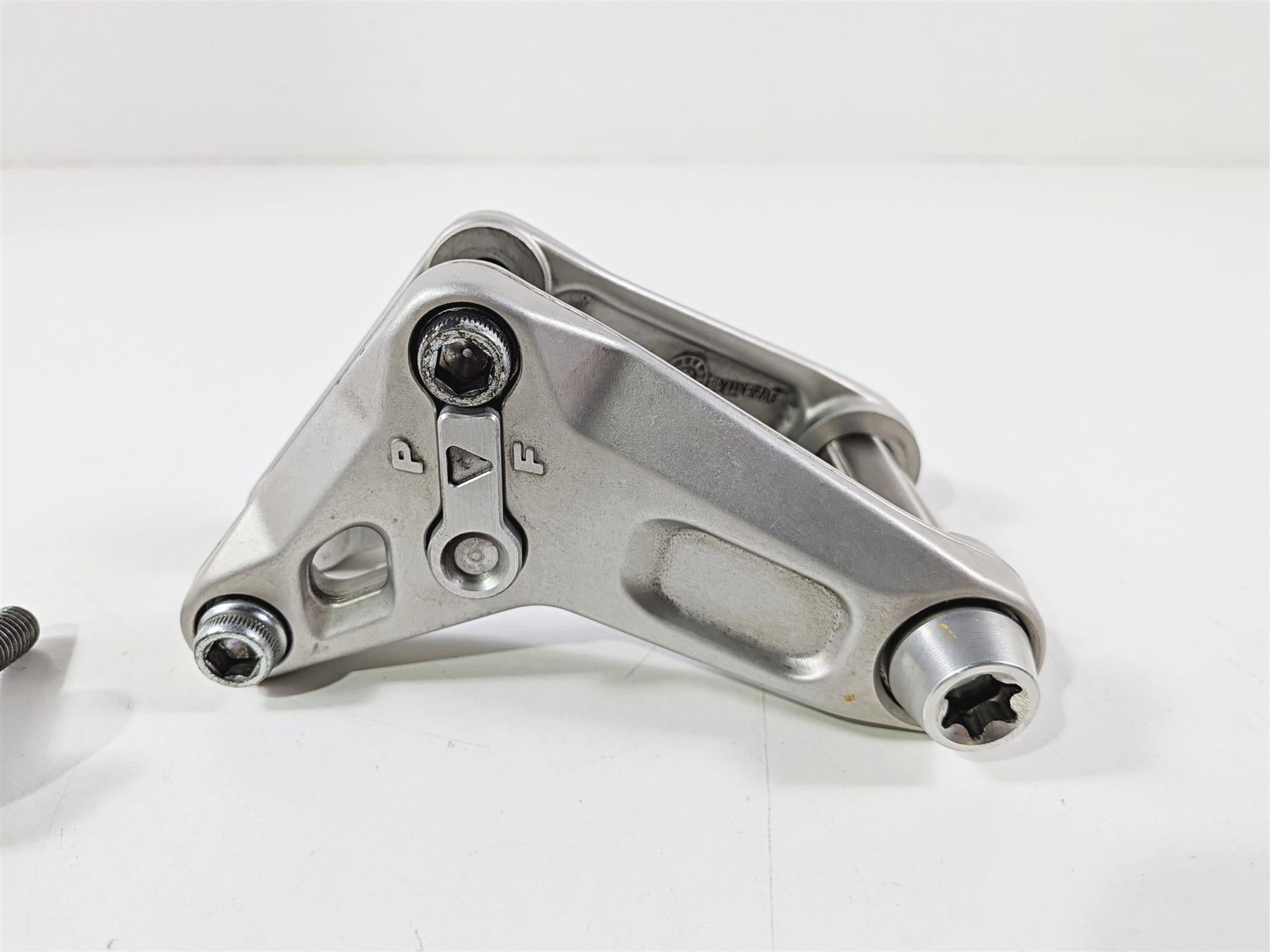 2017 Ducati Panigale 1299 Rear Shock Linkage Dogbone Rocker Arm Set 37211171BA-Mototech271
