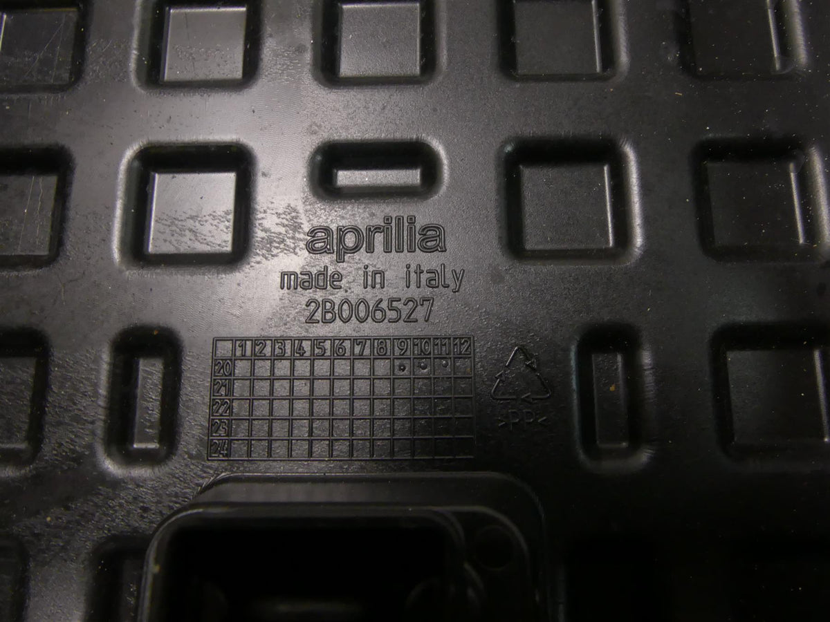 2021 Aprilia RS 660 Air Filter Cleaner Breather Box Airbox 2B006527 2B006529 {{ shop.shopifyCountryName }} - Mototech271
