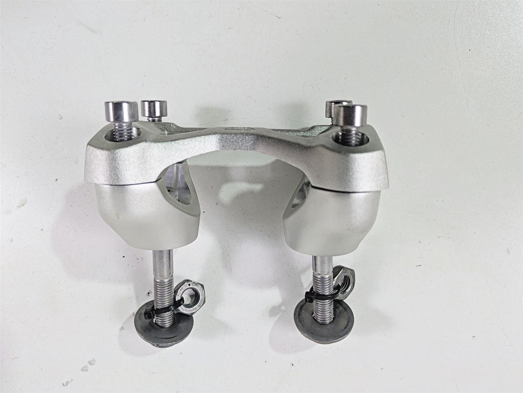 2024 Triumph Street Triple 765 R Handlebar Mounts Risers T2043974 T2043979 {{ shop.shopifyCountryName }} - Mototech271