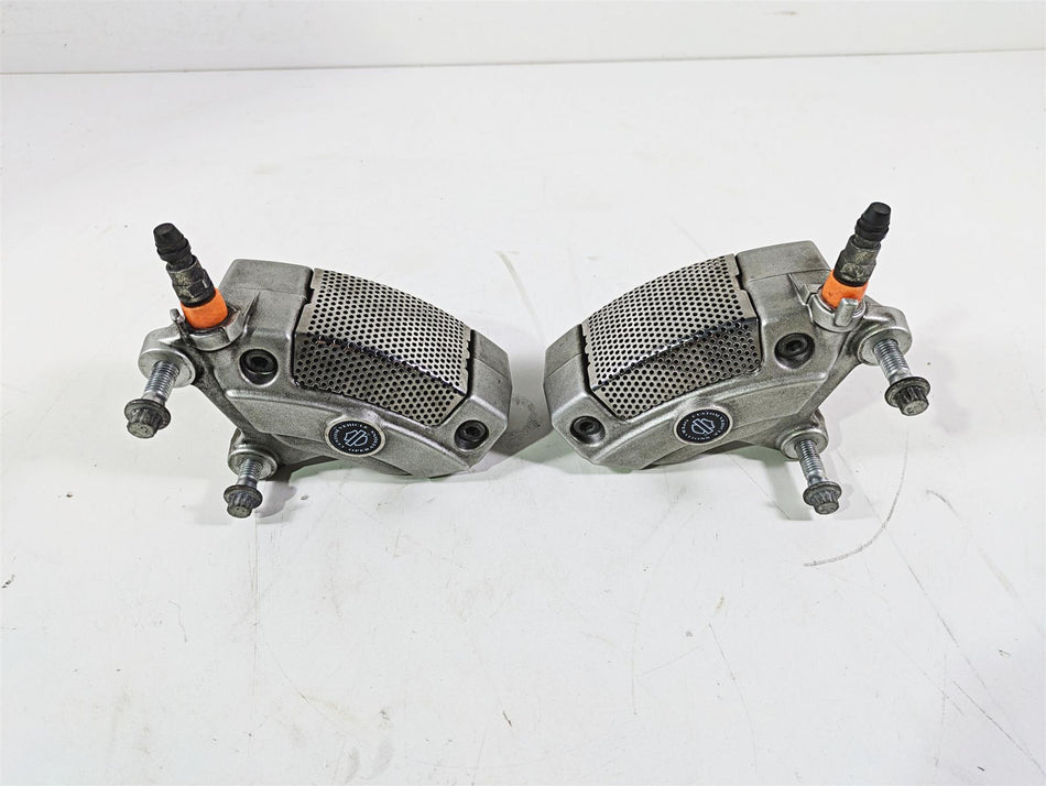 2017 Harley Touring FLHTKSE CVO E-Glide Front Brake Caliper Set 42938-08 {{ shop.shopifyCountryName }} - Mototech271