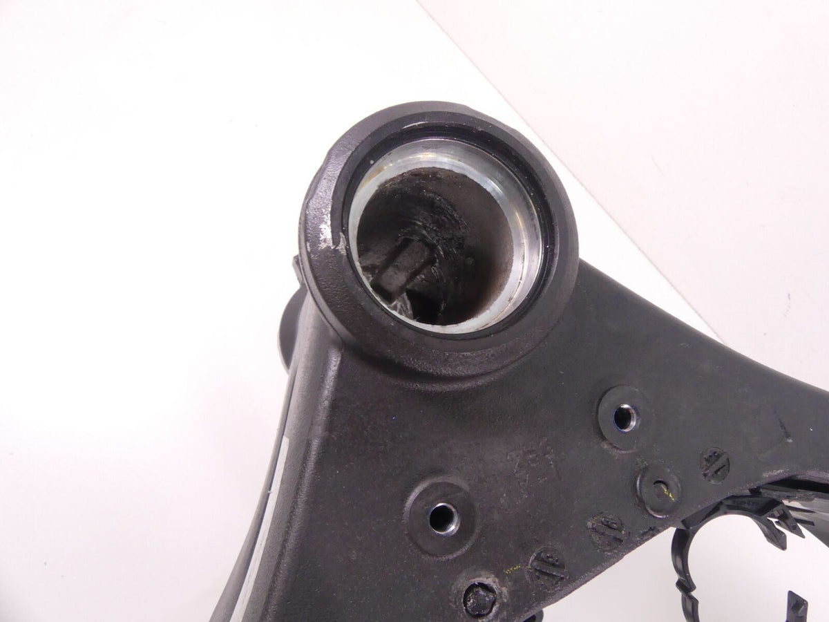 2014 Yamaha VMX17 V-Max 1700 Straight Main Frame Chassis Slvg - Read 2S3-21110-0 {{ shop.shopifyCountryName }} - Mototech271