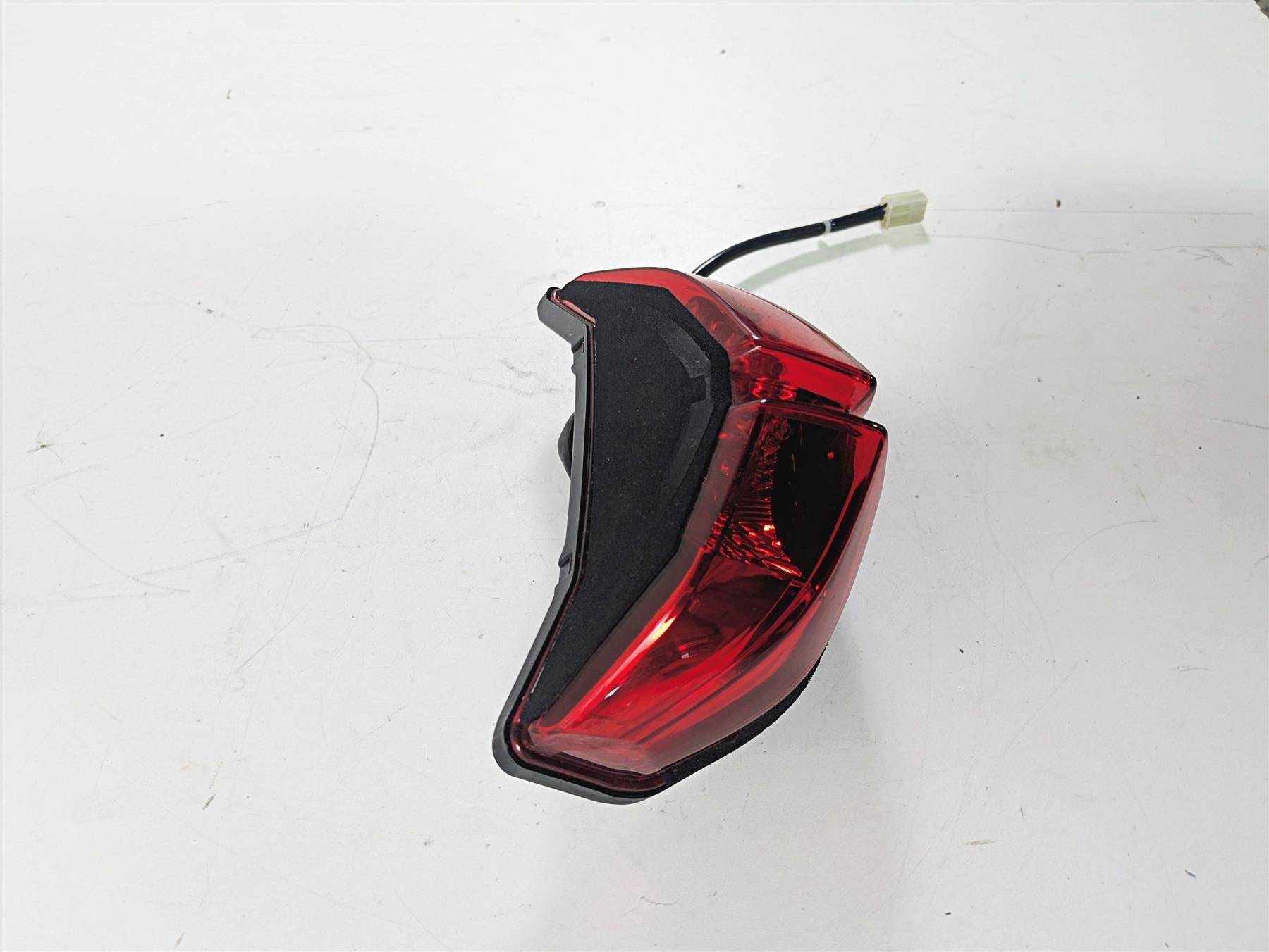 2009 Yamaha FZ1 FZS10 Fazer Taillight Tail Light Lamp Lens 2D1-84710-00-00 {{ shop.shopifyCountryName }} - Mototech271