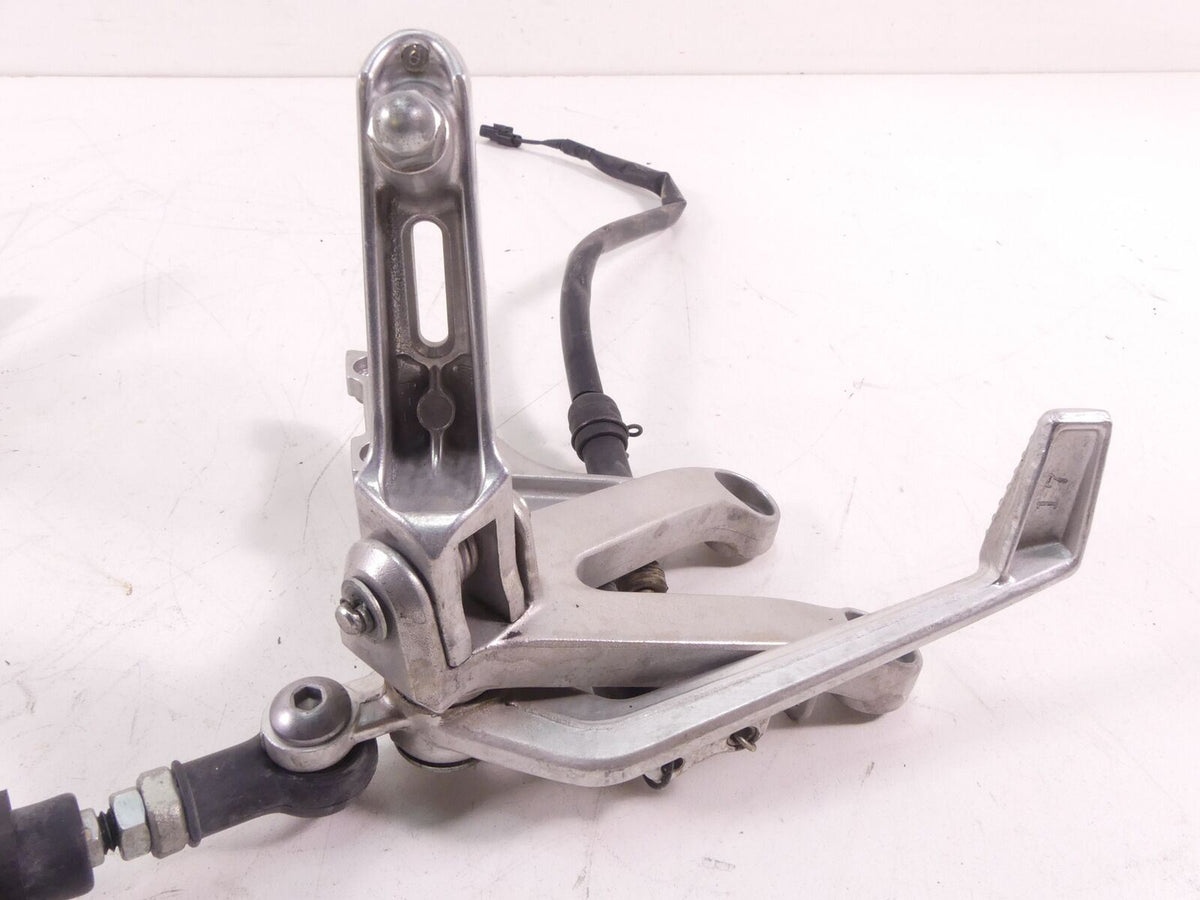 2012 Honda CBR600RR Front Rider Left Right Footpeg Rest Set 50700-MFJ-D00 {{ shop.shopifyCountryName }} - Mototech271