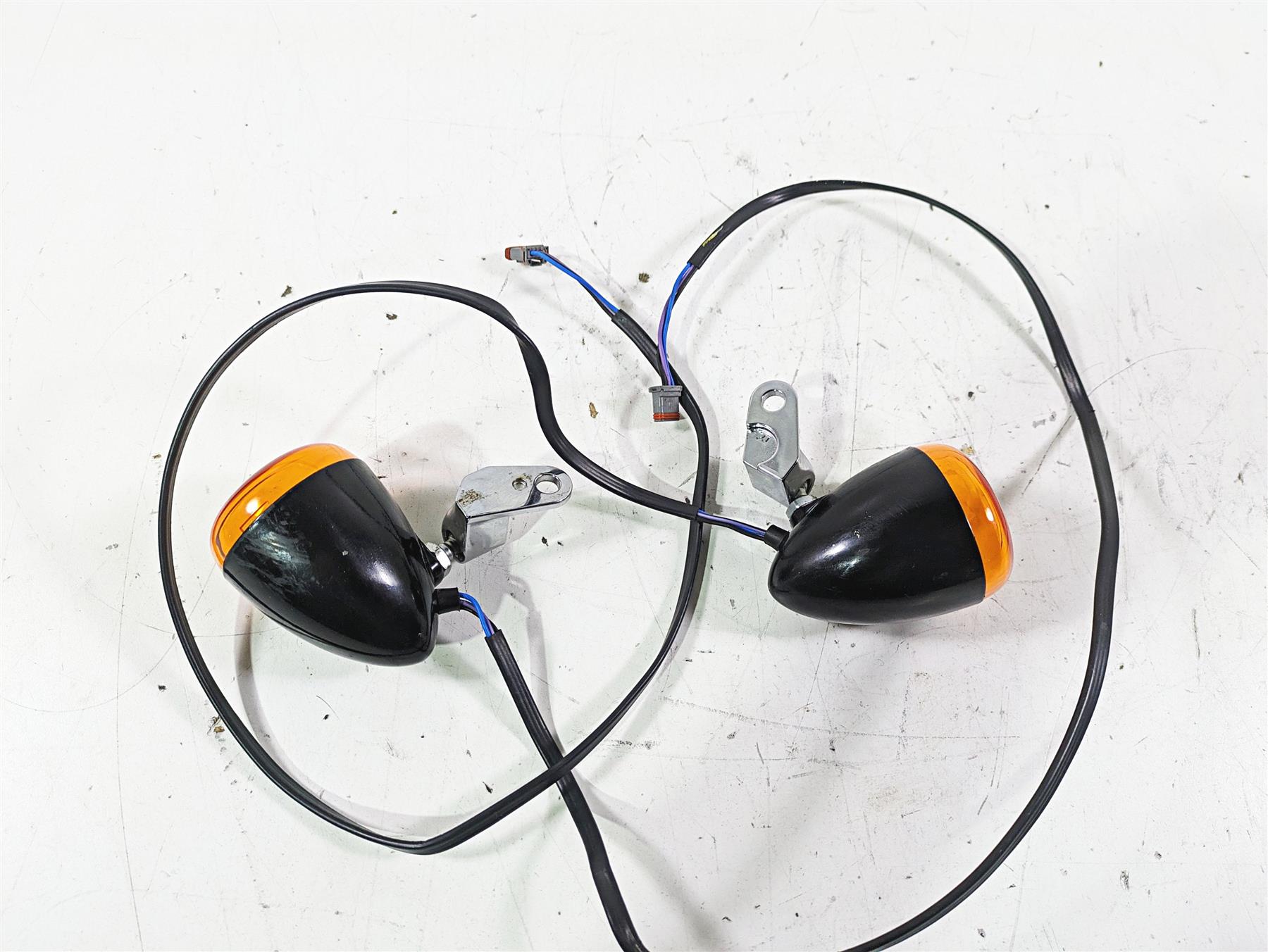 2021 Harley Softail FLSL Slim Front Blinker Turn Signal Set 67800523 {{ shop.shopifyCountryName }} - Mototech271