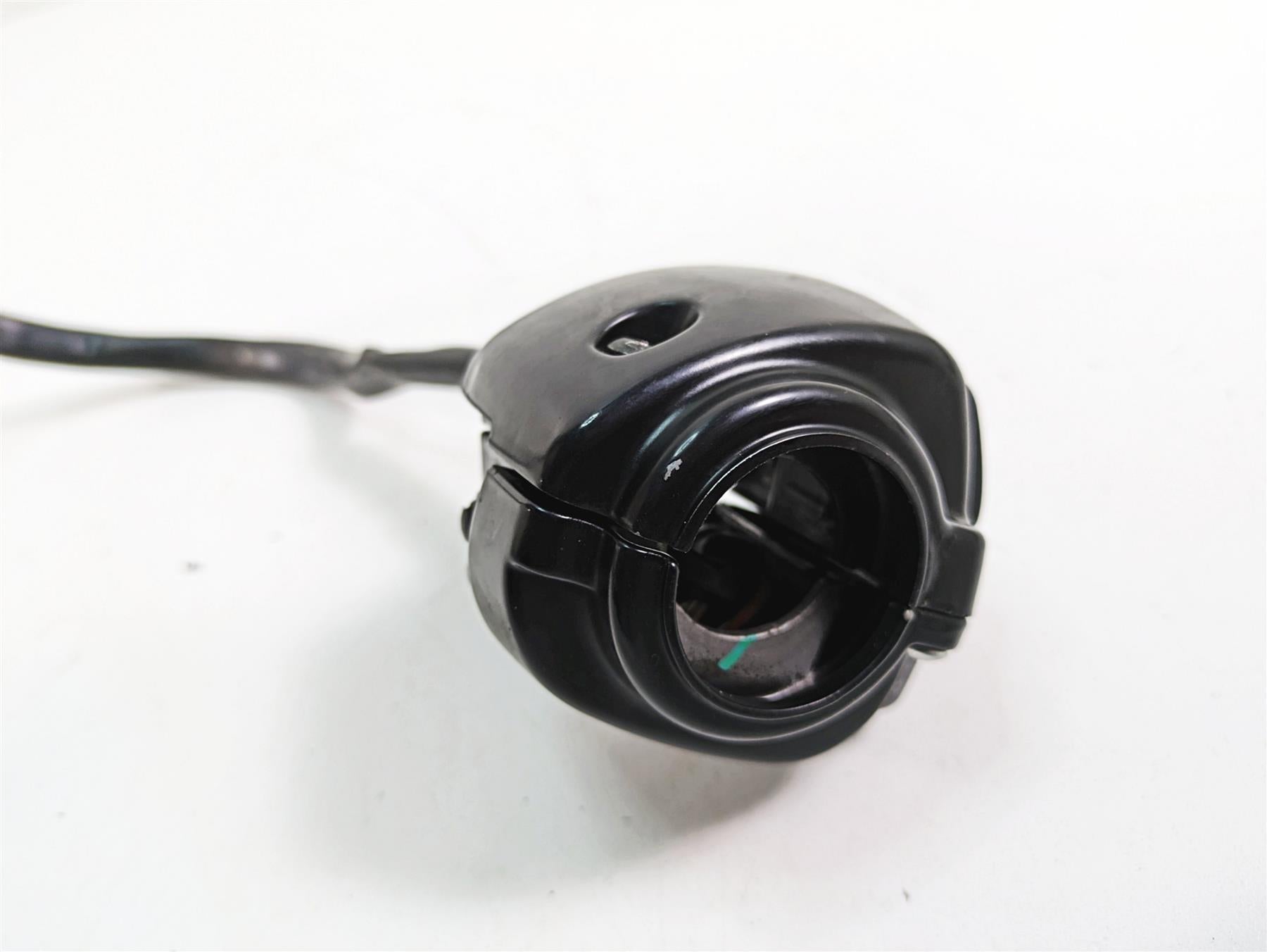 2009 Harley Softail FLSTSB Cross Bones Left Hand Light Control Switch 71682-06 {{ shop.shopifyCountryName }} - Mototech271