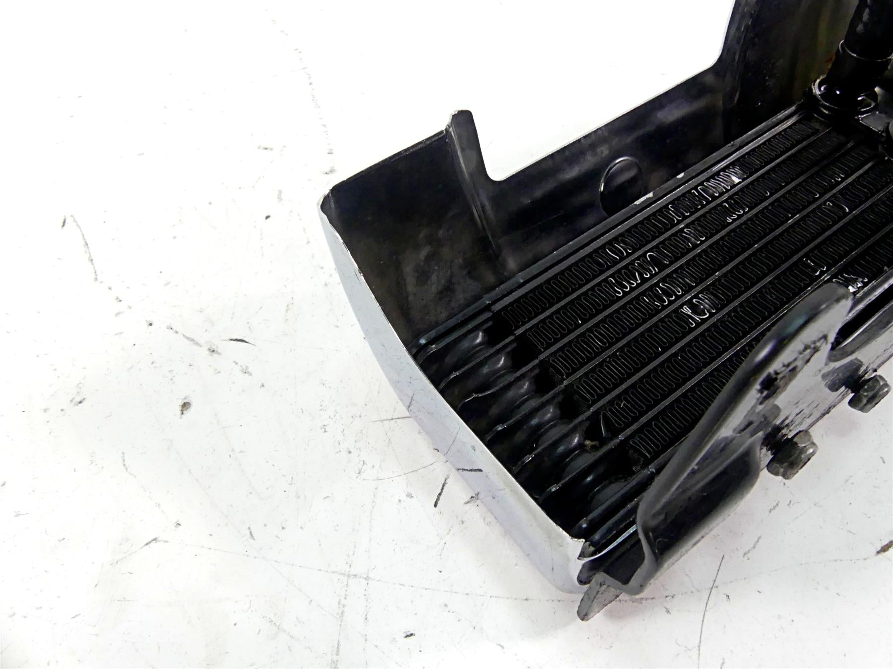 2006 Harley Touring FLHTCU SE E-Glide Oil Cooler + Chrome Cover & Hoses 62994-04 {{ shop.shopifyCountryName }} - Mototech271