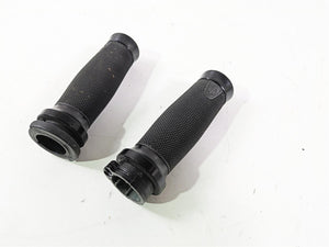 2015 Harley FXDF Dyna Fat Bob Get-A-Grip Hand Grip Set 56100008