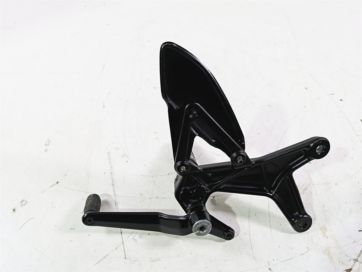 2022 MV Agusta F3 800 Rosso Left Front Footpeg & Shifter Set 80A0B7474 {{ shop.shopifyCountryName }} - Mototech271