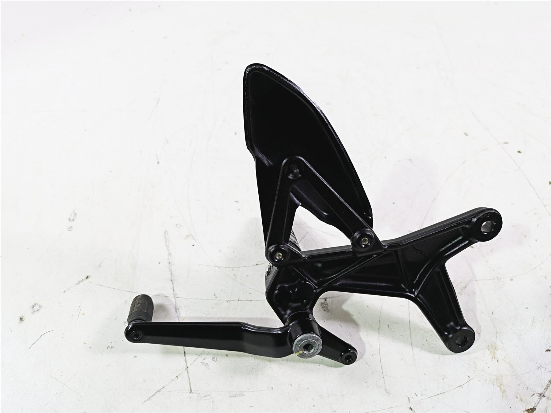 2022 MV Agusta F3 800 Rosso Left Front Footpeg & Shifter Set 80A0B7474 {{ shop.shopifyCountryName }} - Mototech271